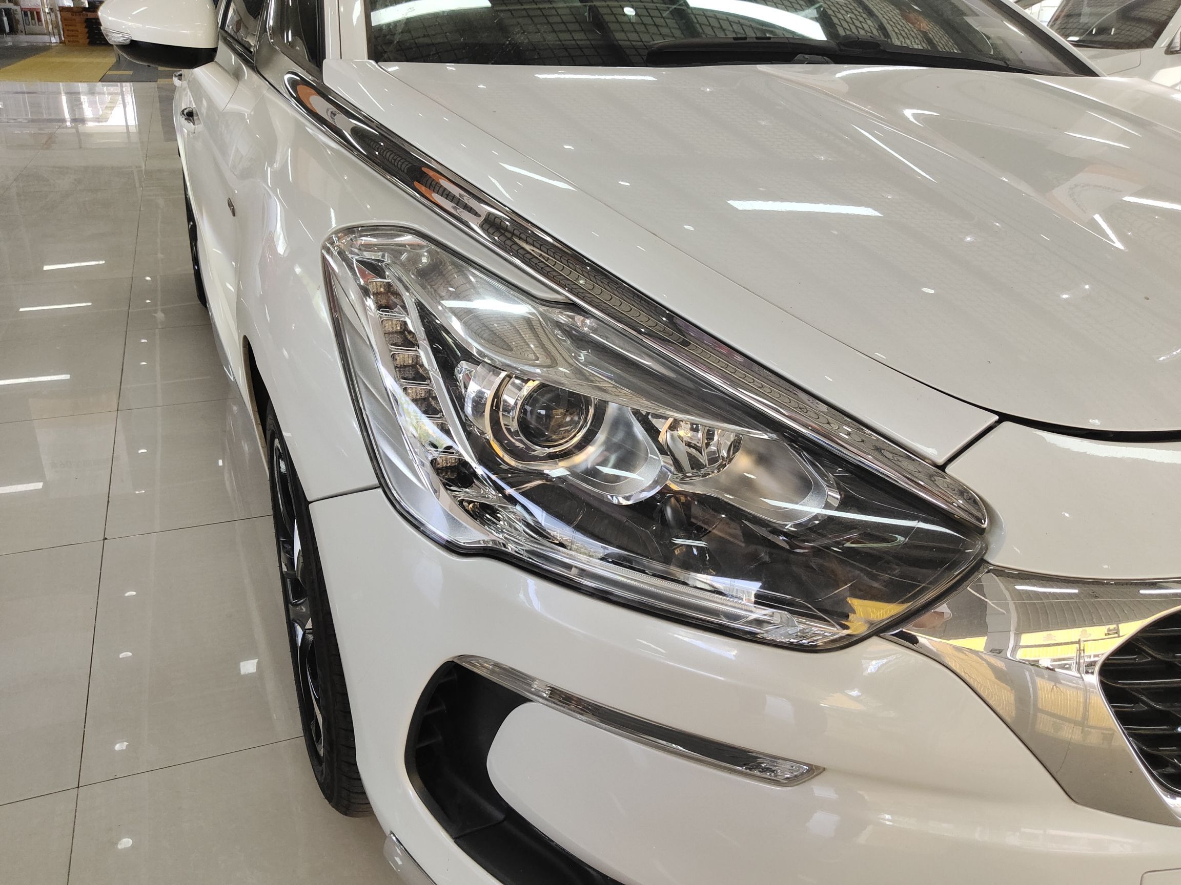 Used DS 5 2015 1.6T Luxury Edition THP160 Right Front Headlight