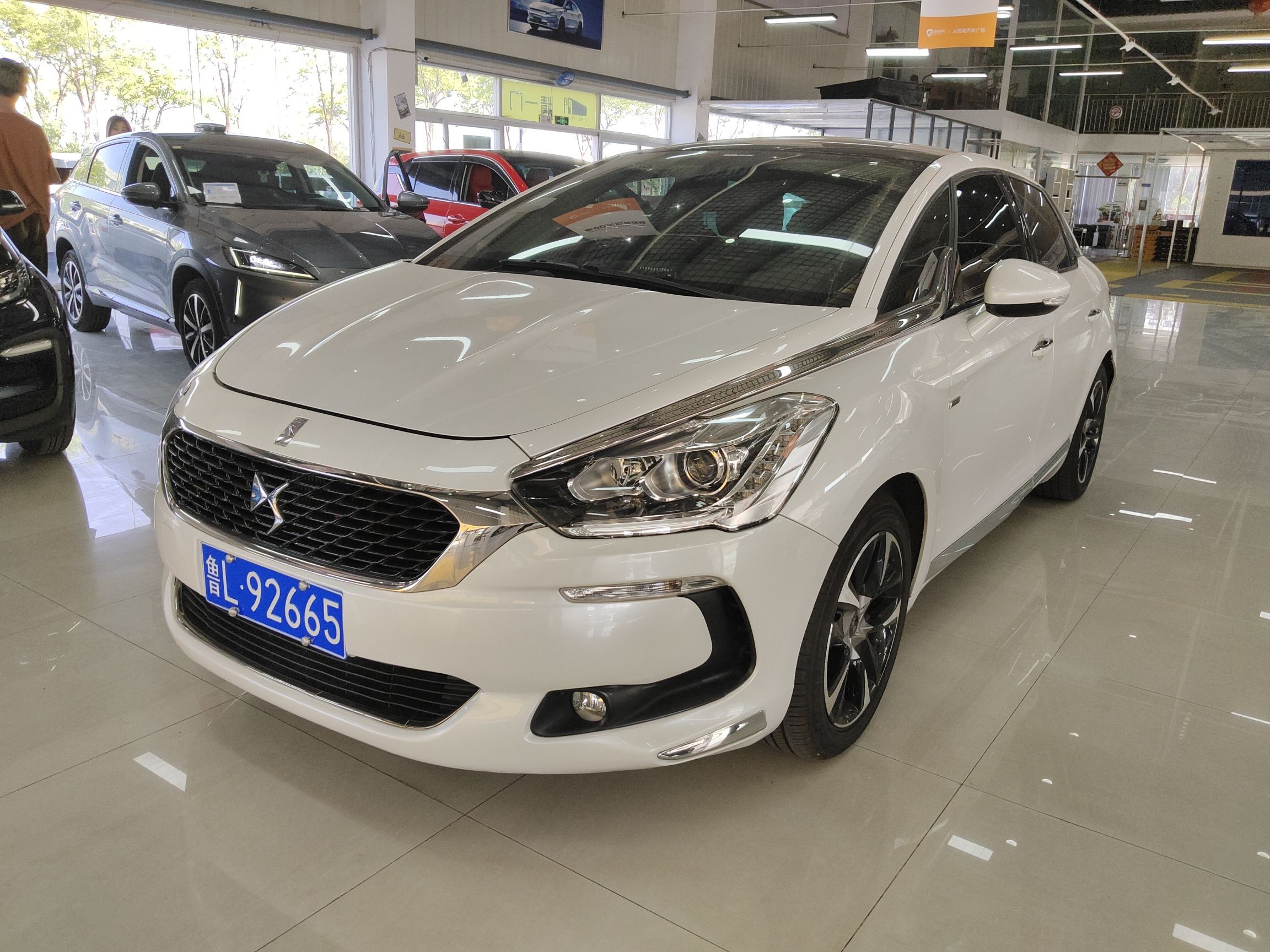 Used DS 5 2015 1.6T Luxury Edition THP160