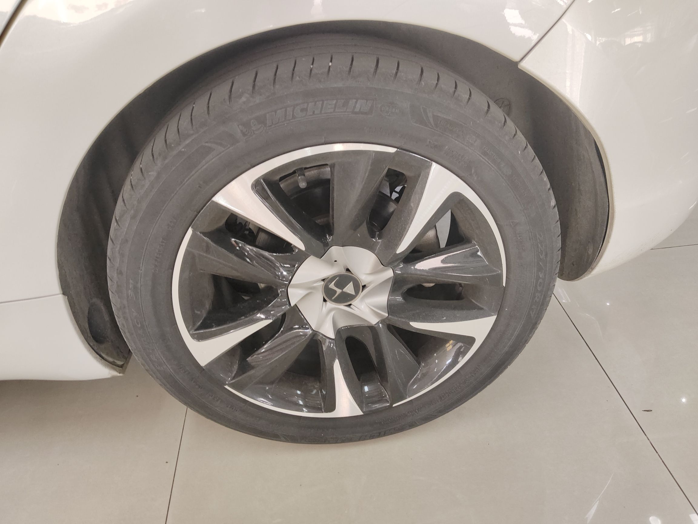 Used DS 5 2015 1.6T Luxury Edition THP160 Left Rear Wheel Hub