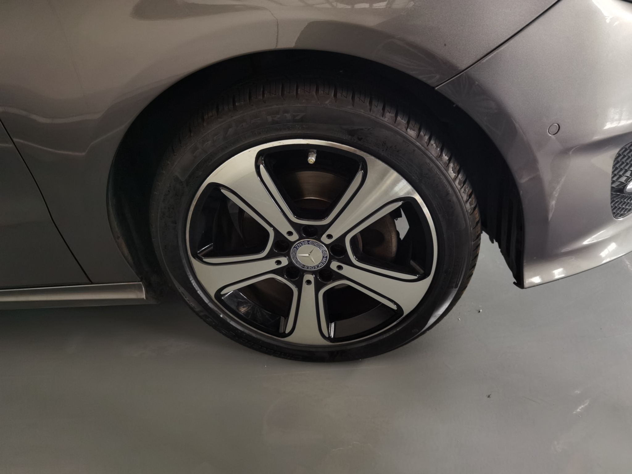 Used Mercedes-Benz B-Class 2015 B 200 Luxury Model Right Front Wheel Hub