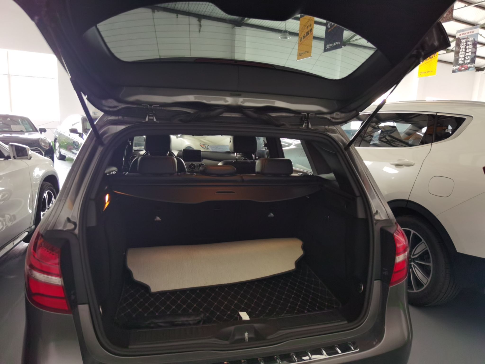 Used Mercedes-Benz B-Class 2015 B 200 Luxury Model Trunk