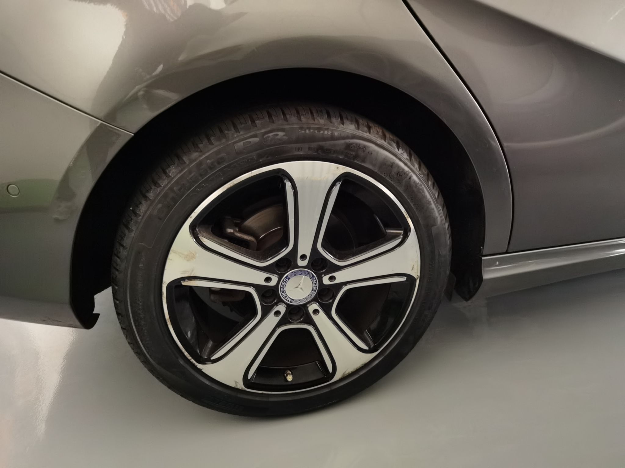 Used Mercedes-Benz B-Class 2015 B 200 Luxury Model Right Rear Wheel Hub