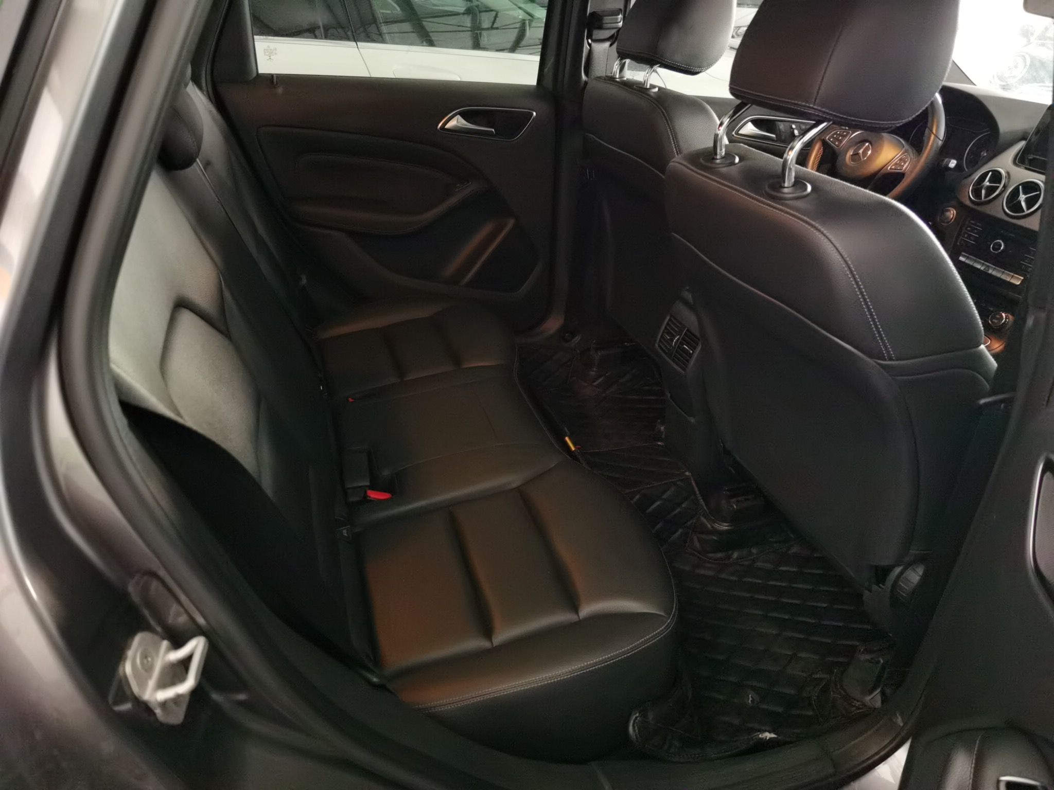 Used Mercedes-Benz B-Class 2015 B 200 Luxury Model Right Rear Seat