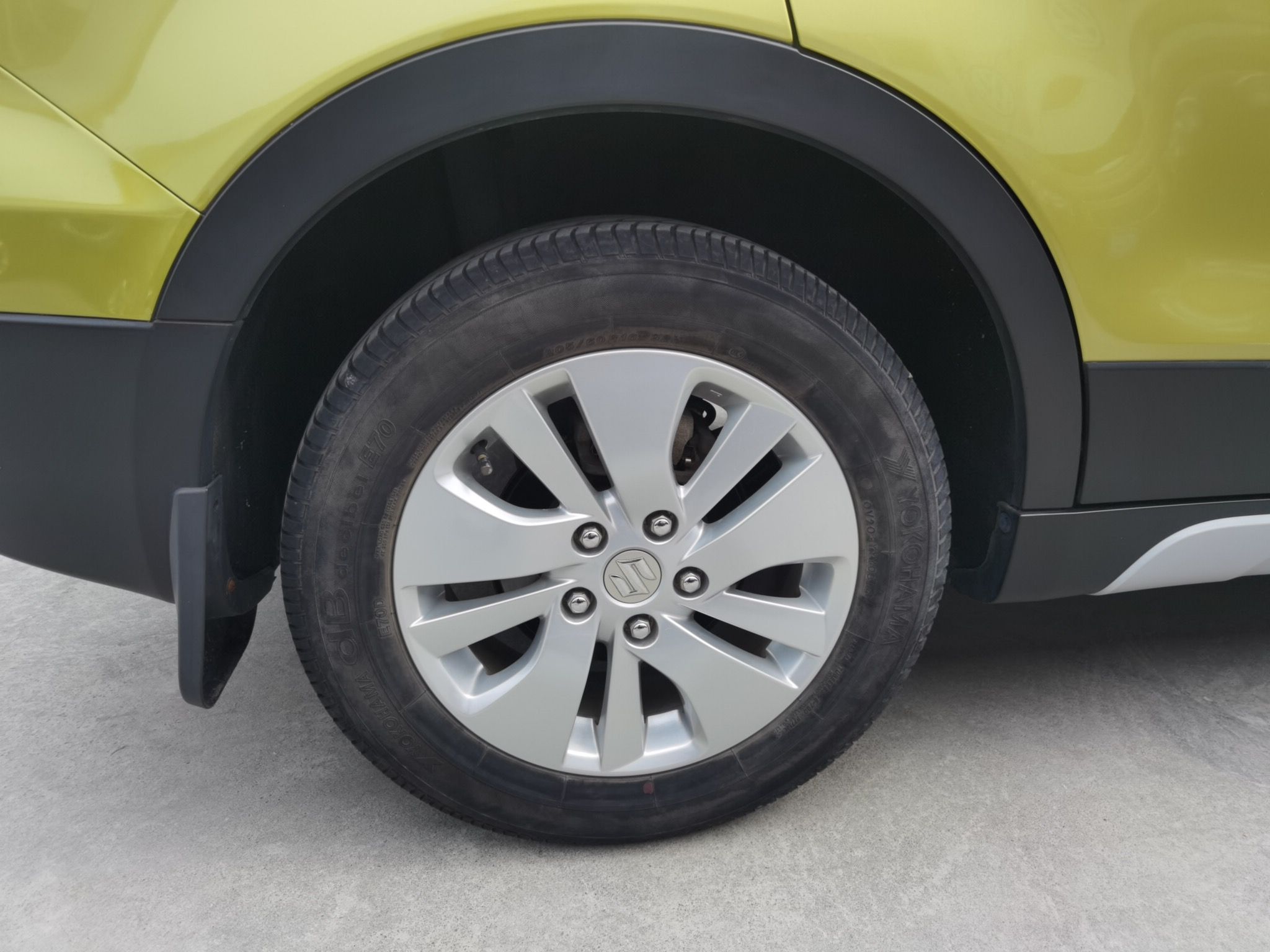 Used Suzuki S-Cross 2014 1.6L CVT Two-Wheel Drive Elite Version
