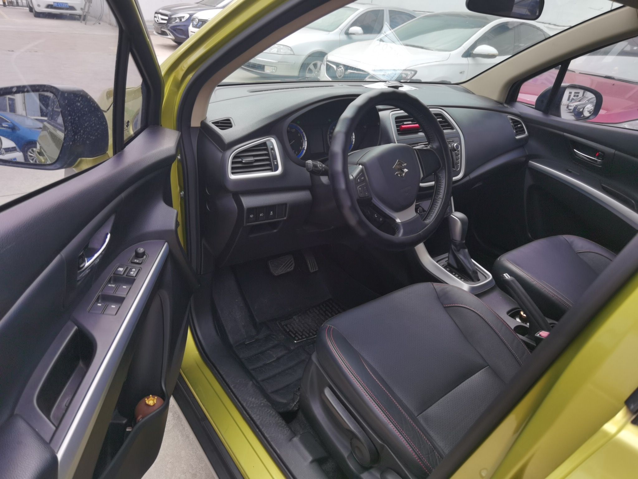 Used Suzuki S-Cross 2014 1.6L CVT Two-Wheel Drive Elite Version
