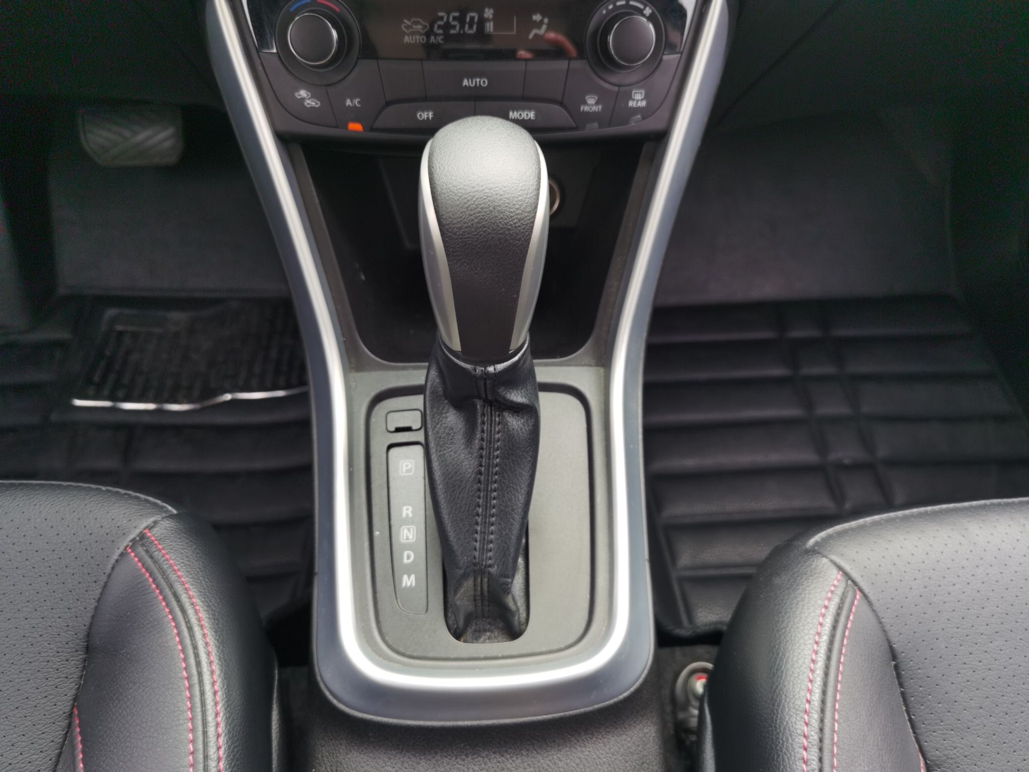 Used Suzuki S-Cross 2014 1.6L CVT Two-Wheel Drive Elite Version
