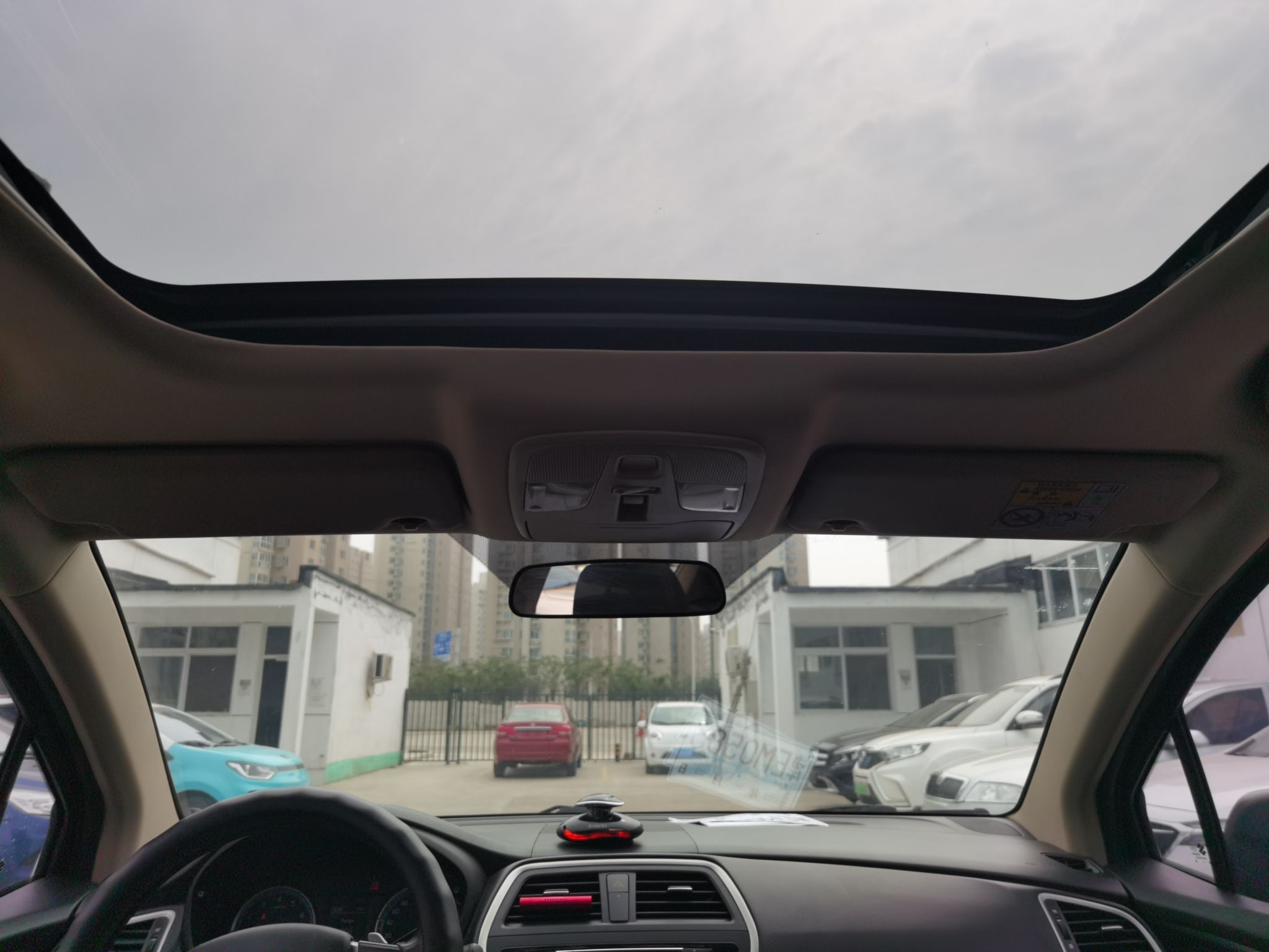 Used Suzuki S-Cross 2014 1.6L CVT Two-Wheel Drive Elite Version
