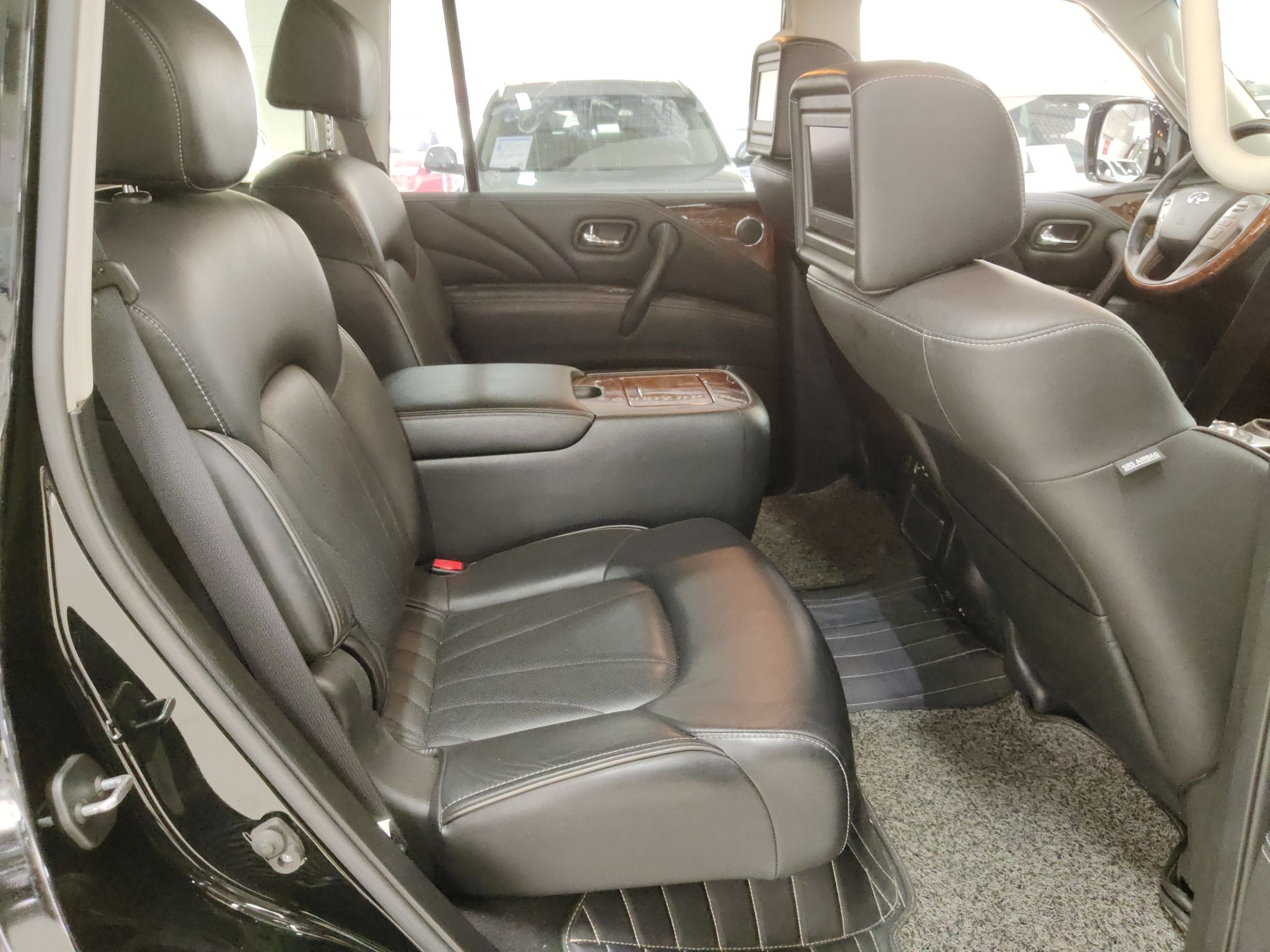 Used Infiniti QX80 2016 5.6L 4WD