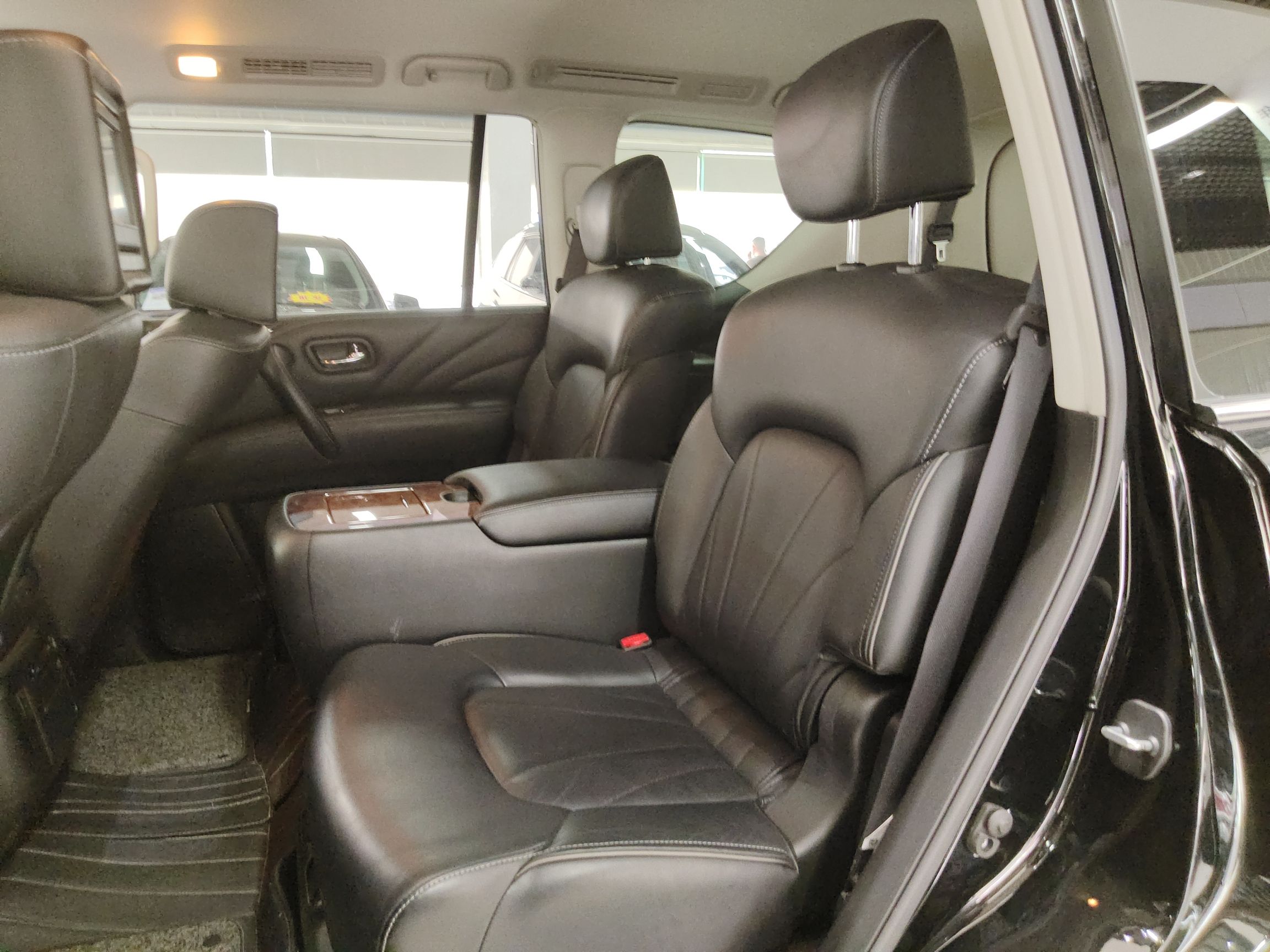 Used Infiniti QX80 2016 5.6L 4WD