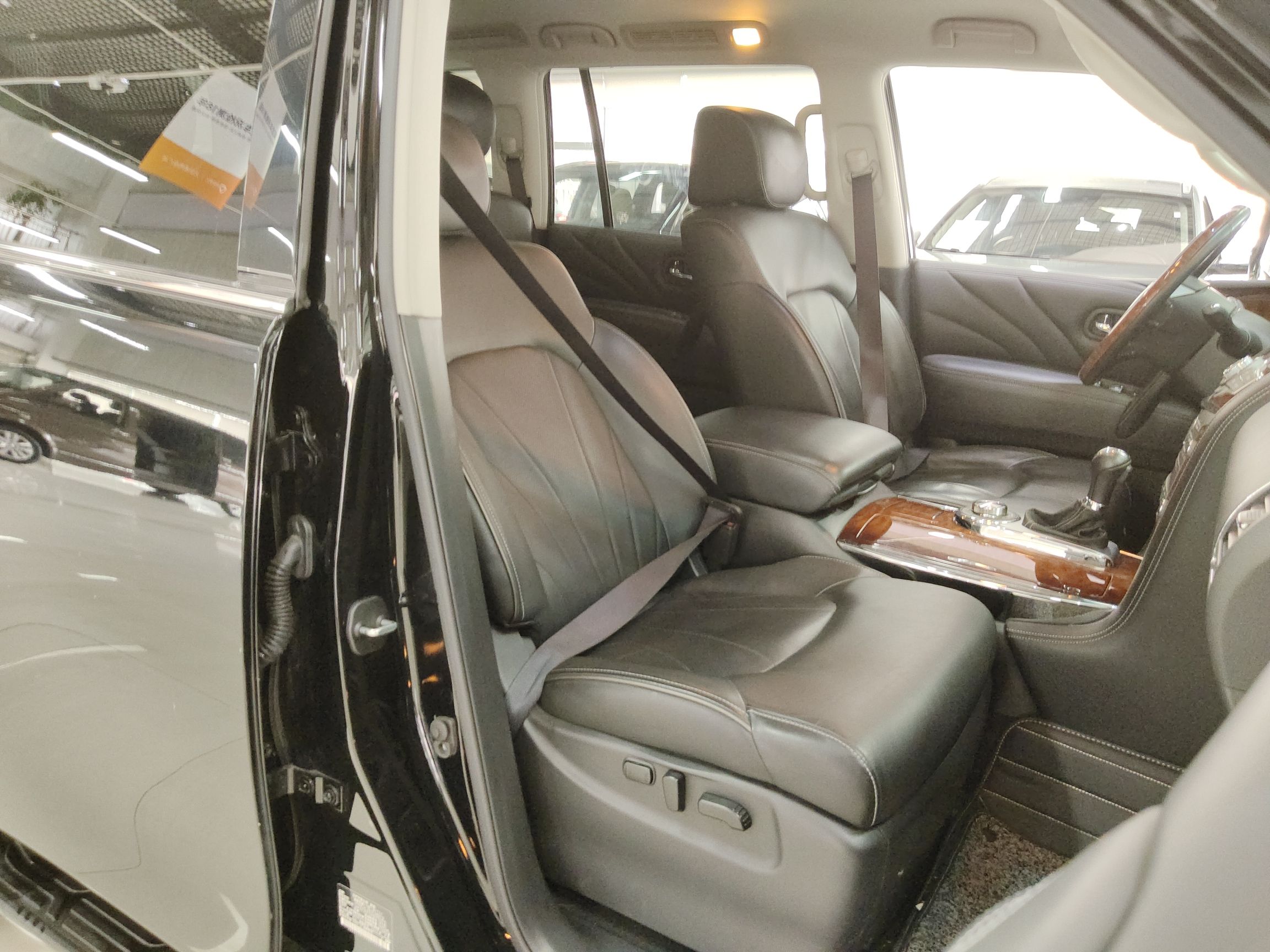 Used Infiniti QX80 2016 5.6L 4WD