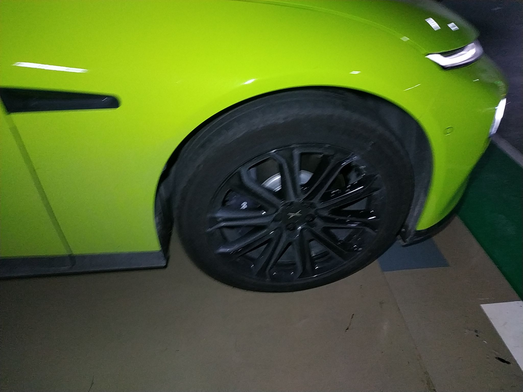 Used XPeng P7 2021 670E Pengyi Edition Right Front Wheel Hub