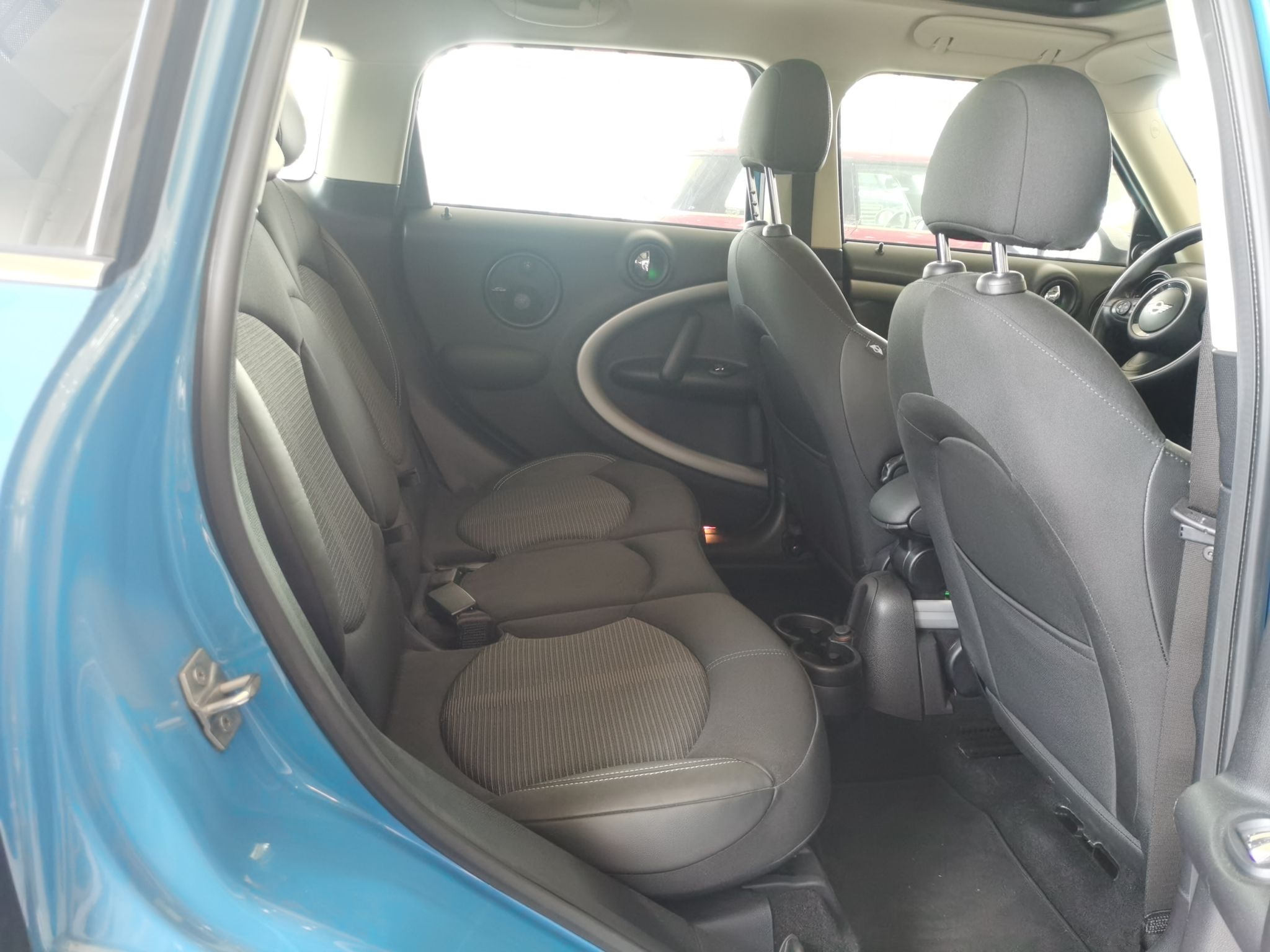 Used MINI Countryman 2016 1.6T COOPER ALL4 Fun Equipment Enthusiast Right Rear Seat