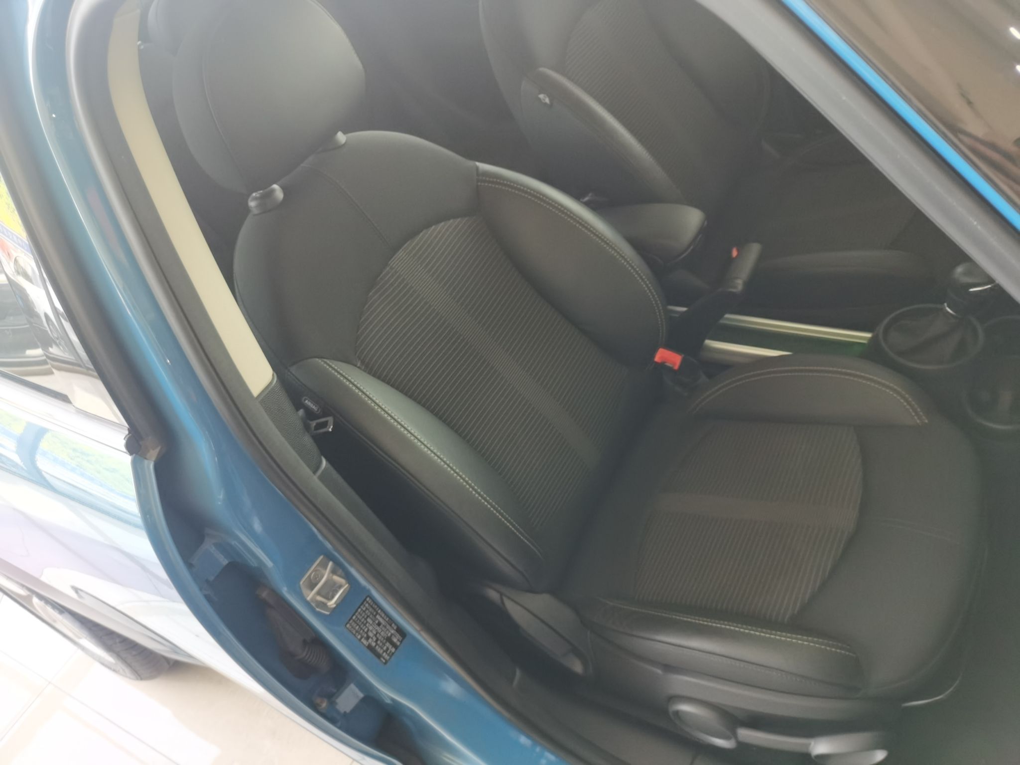 Used MINI Countryman 2016 1.6T COOPER ALL4 Fun Equipment Enthusiast Right Front Seat