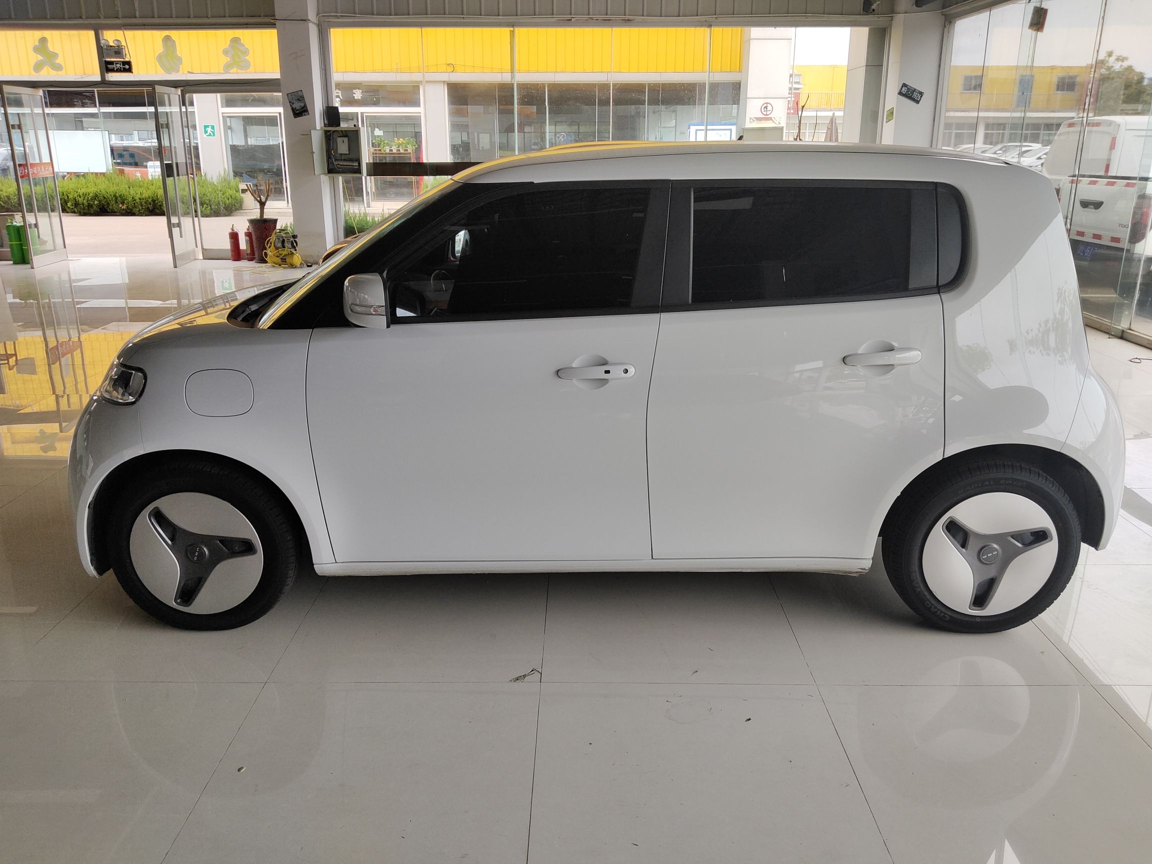 Used ORA White Cat 2020 360 km Luxury Version Left Side