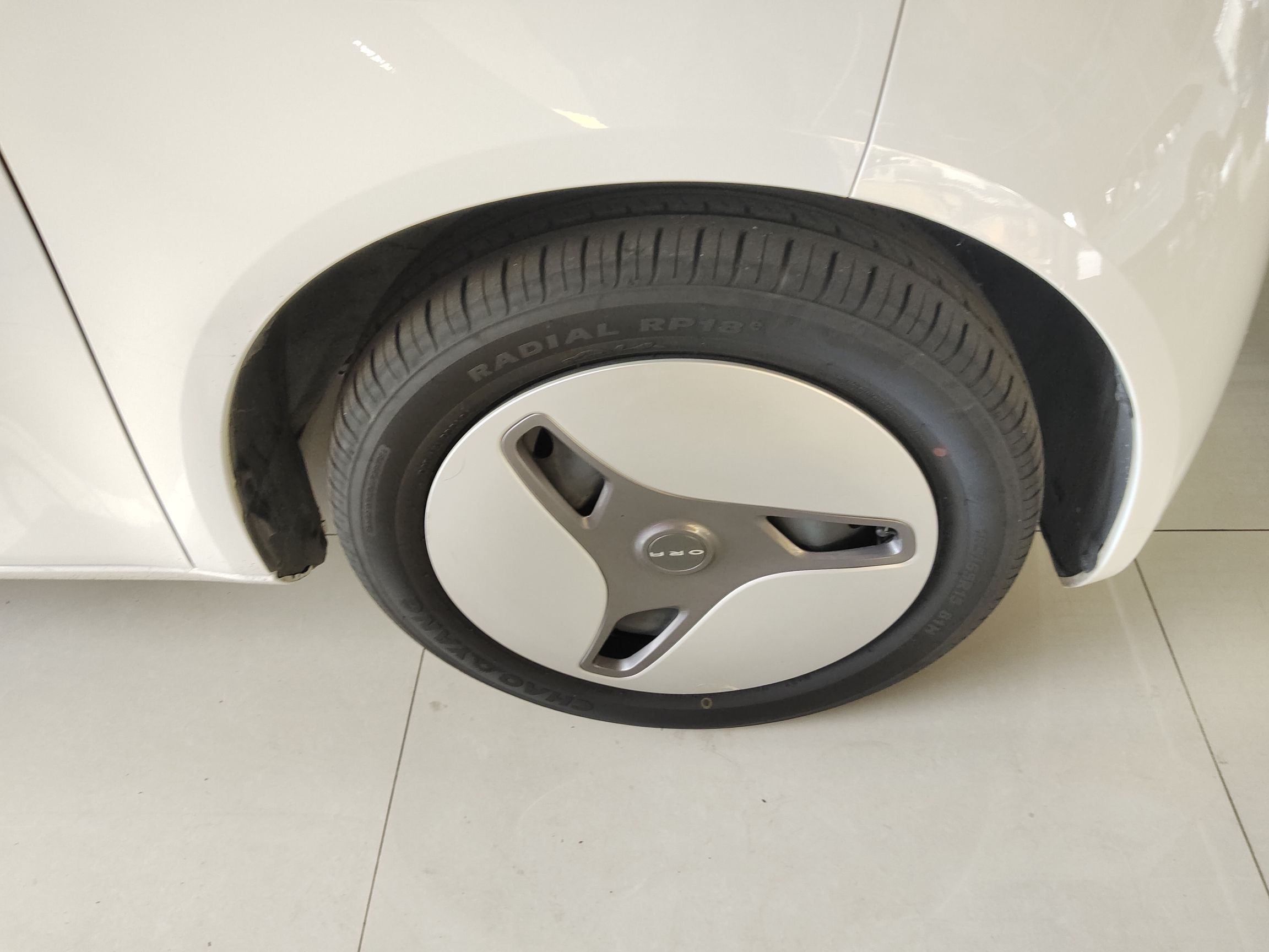 Used ORA White Cat 2020 360 km Luxury Version Right Front Wheel Hub