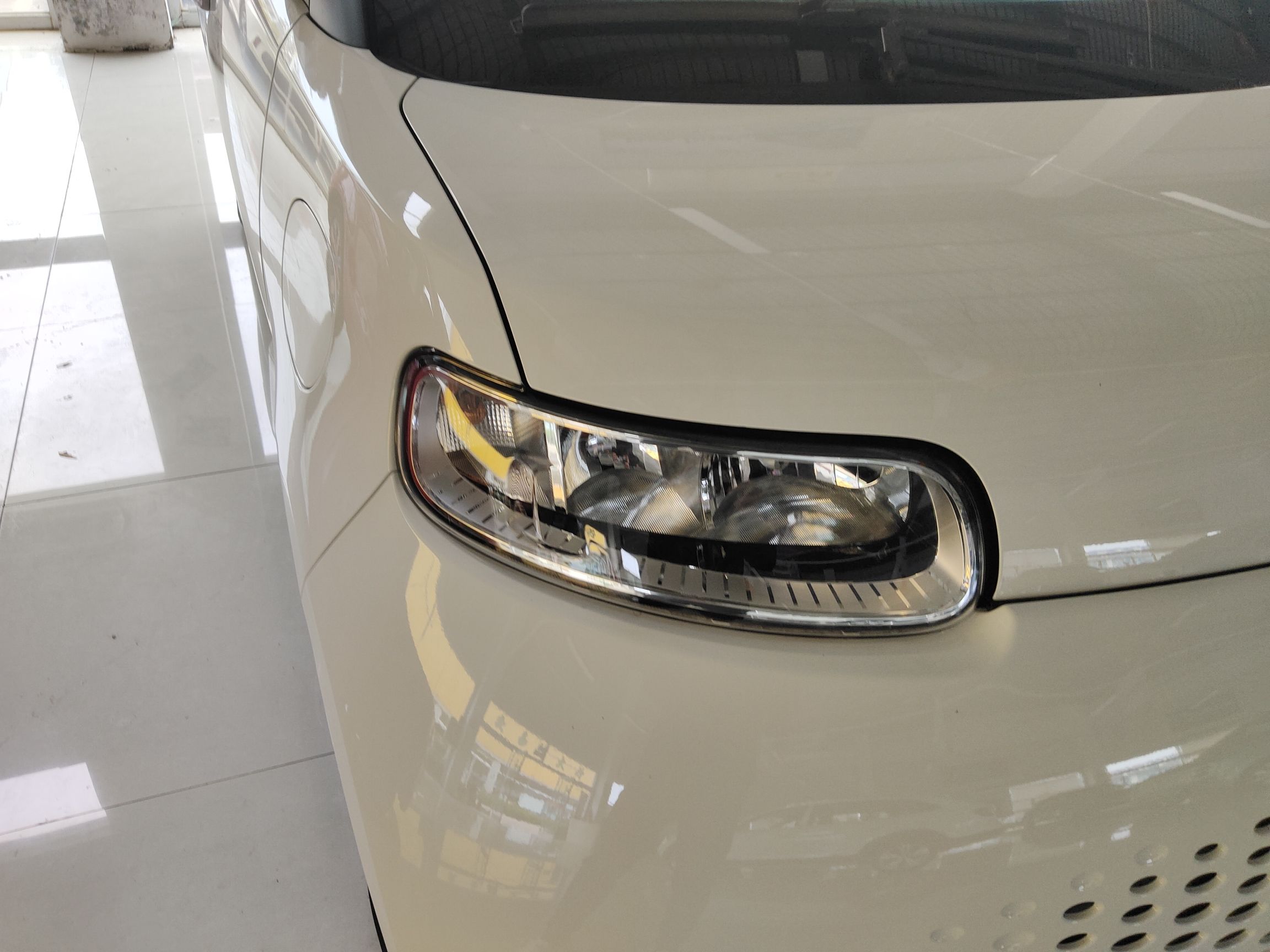Used ORA White Cat 2020 360 km Luxury Version Right Front Headlight