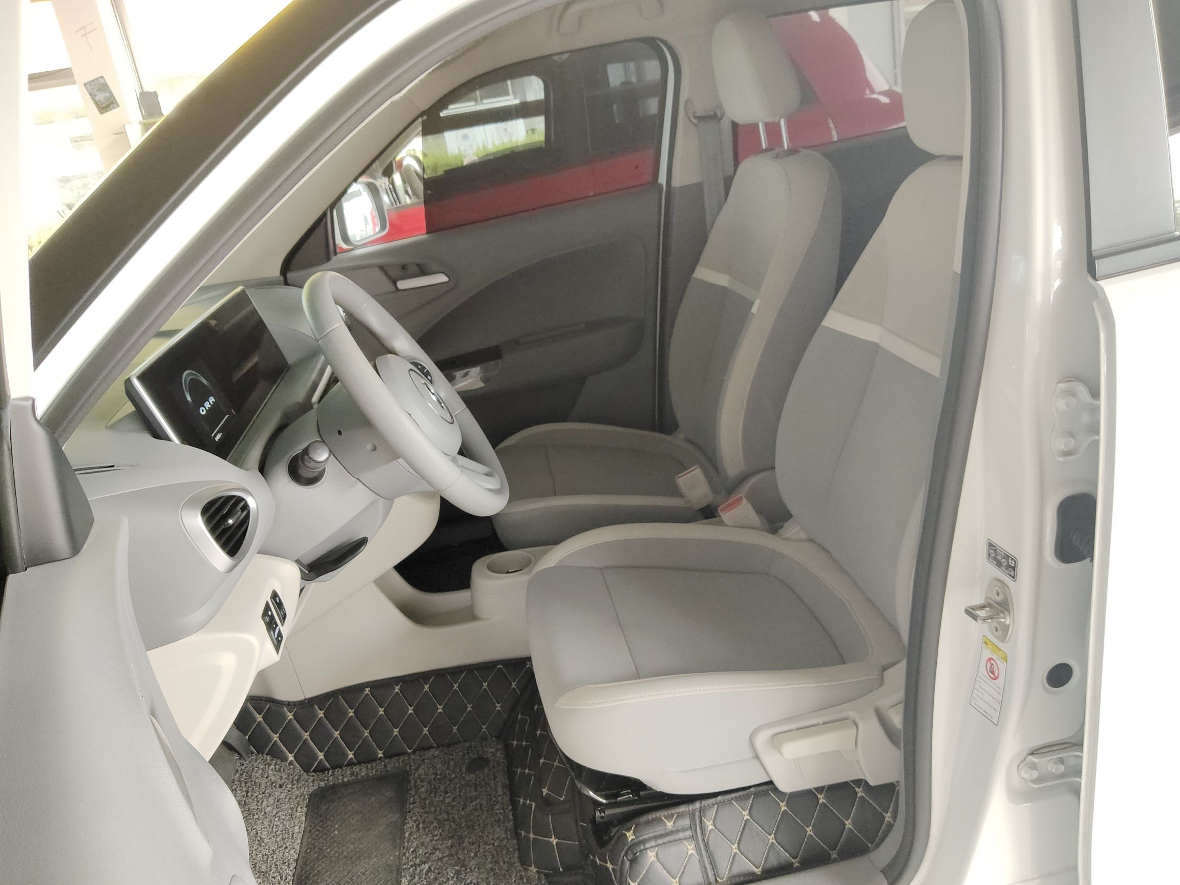 Used ORA White Cat 2020 360 km Luxury Version Left Front Seat