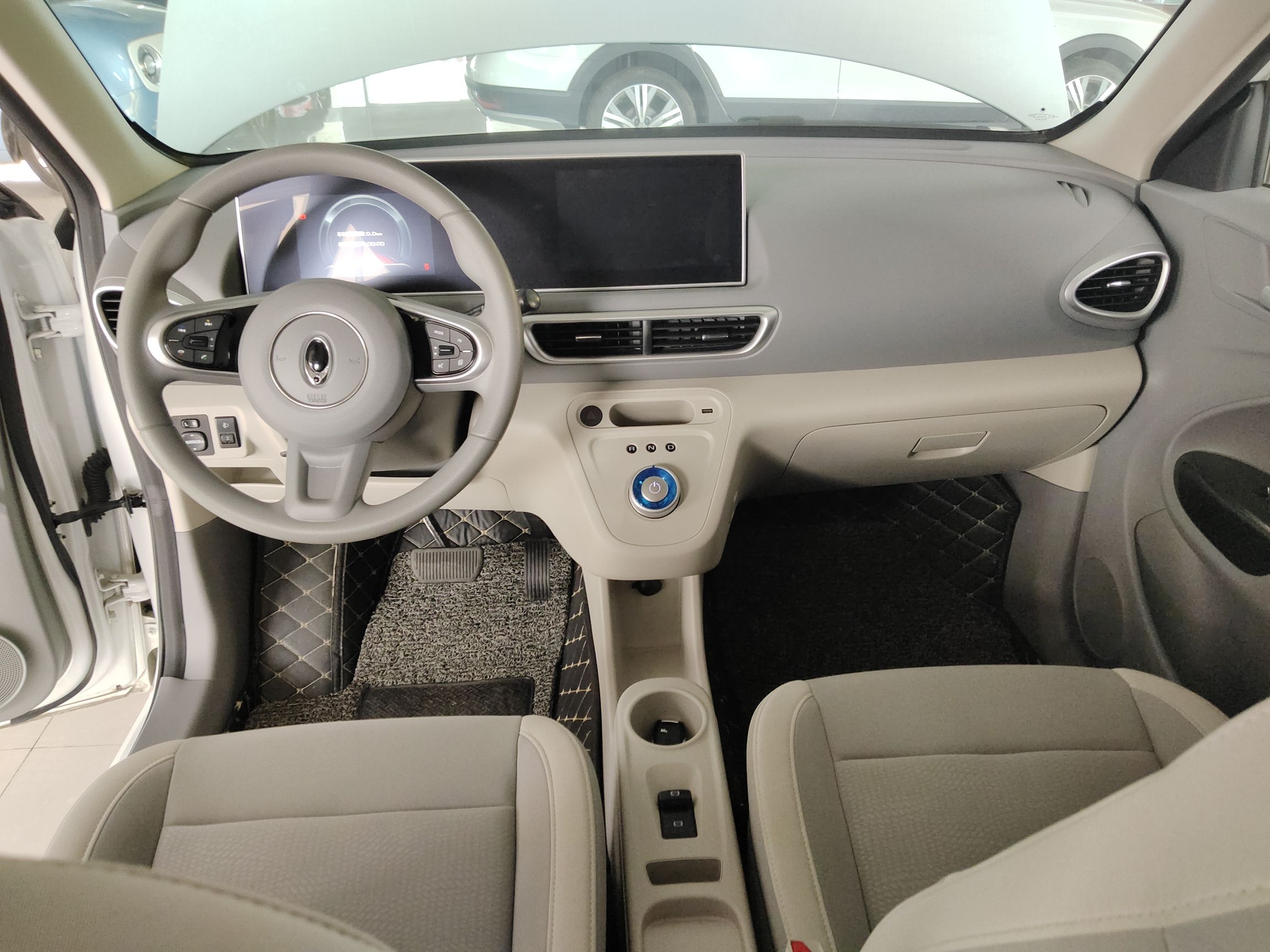 Used ORA White Cat 2020 360 km Luxury Version Center Console