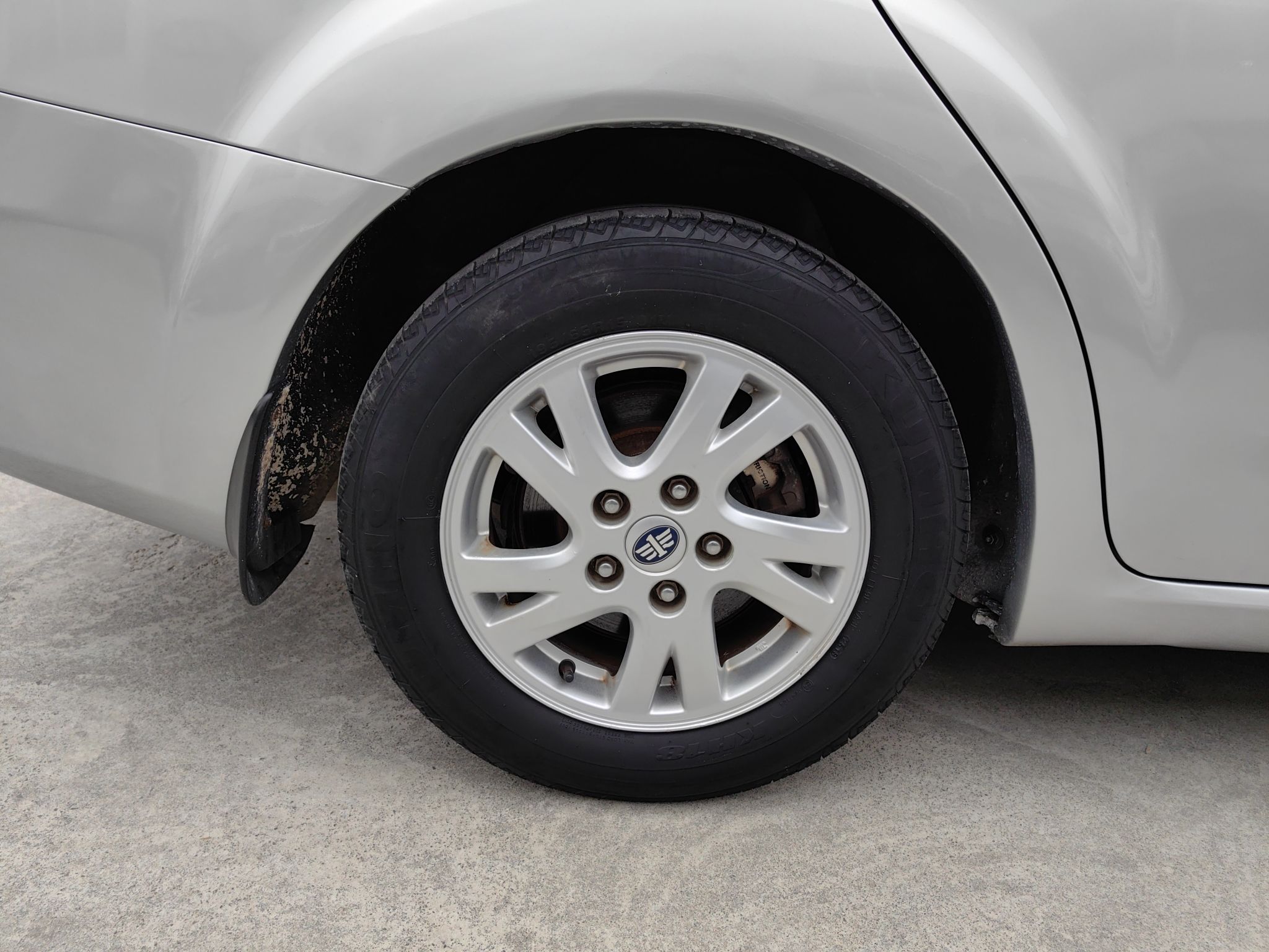 Used Bestune B50 2012 1.6L manual sunroof version
