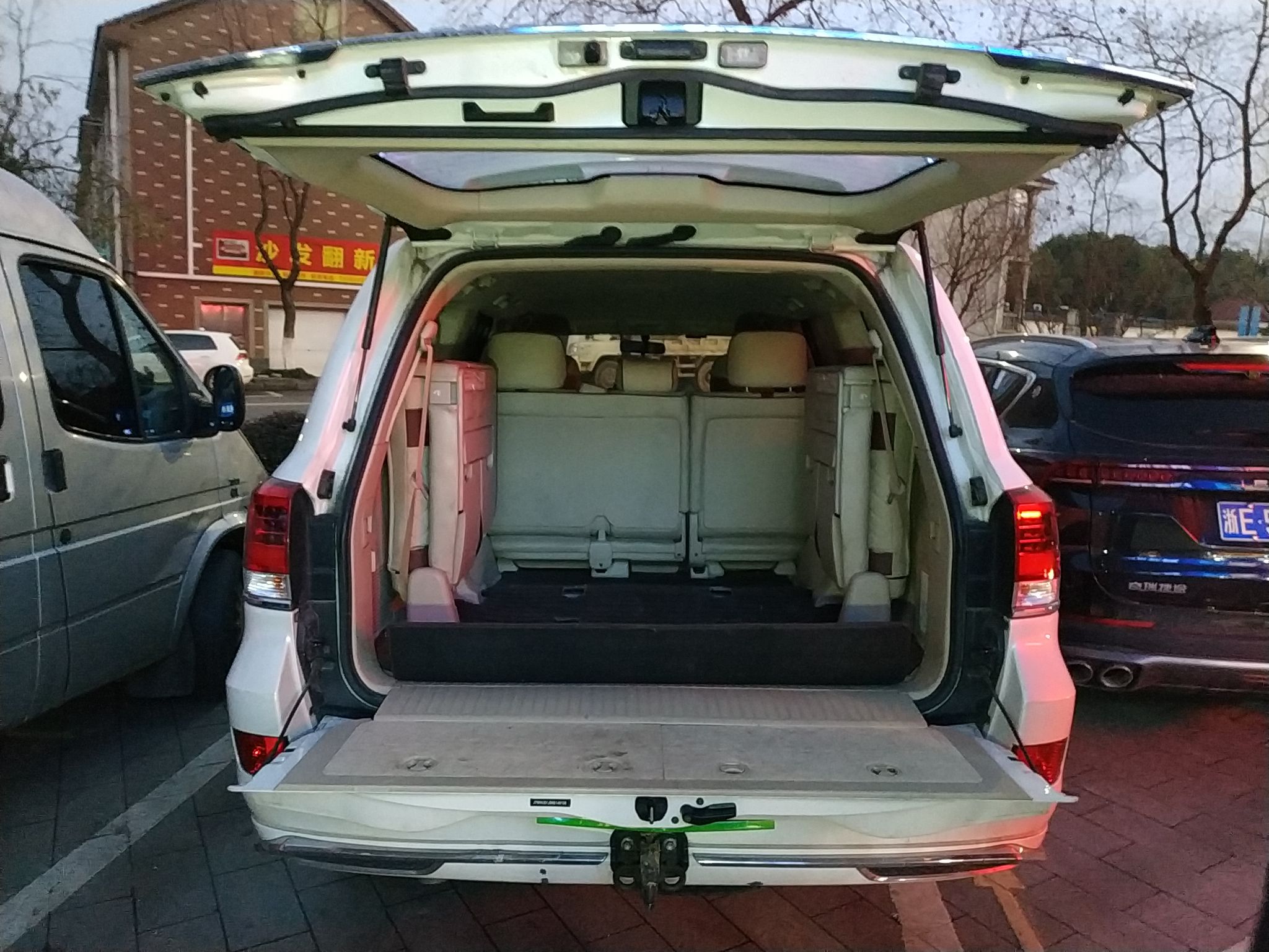 Used Toyota Land Cruiser 2016 4.0L Automatic GX-R Trunk