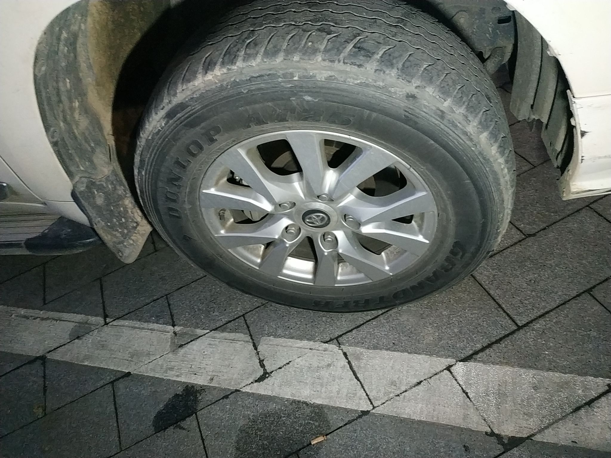 Used Toyota Land Cruiser 2016 4.0L Automatic GX-R Right Front Wheel Hub