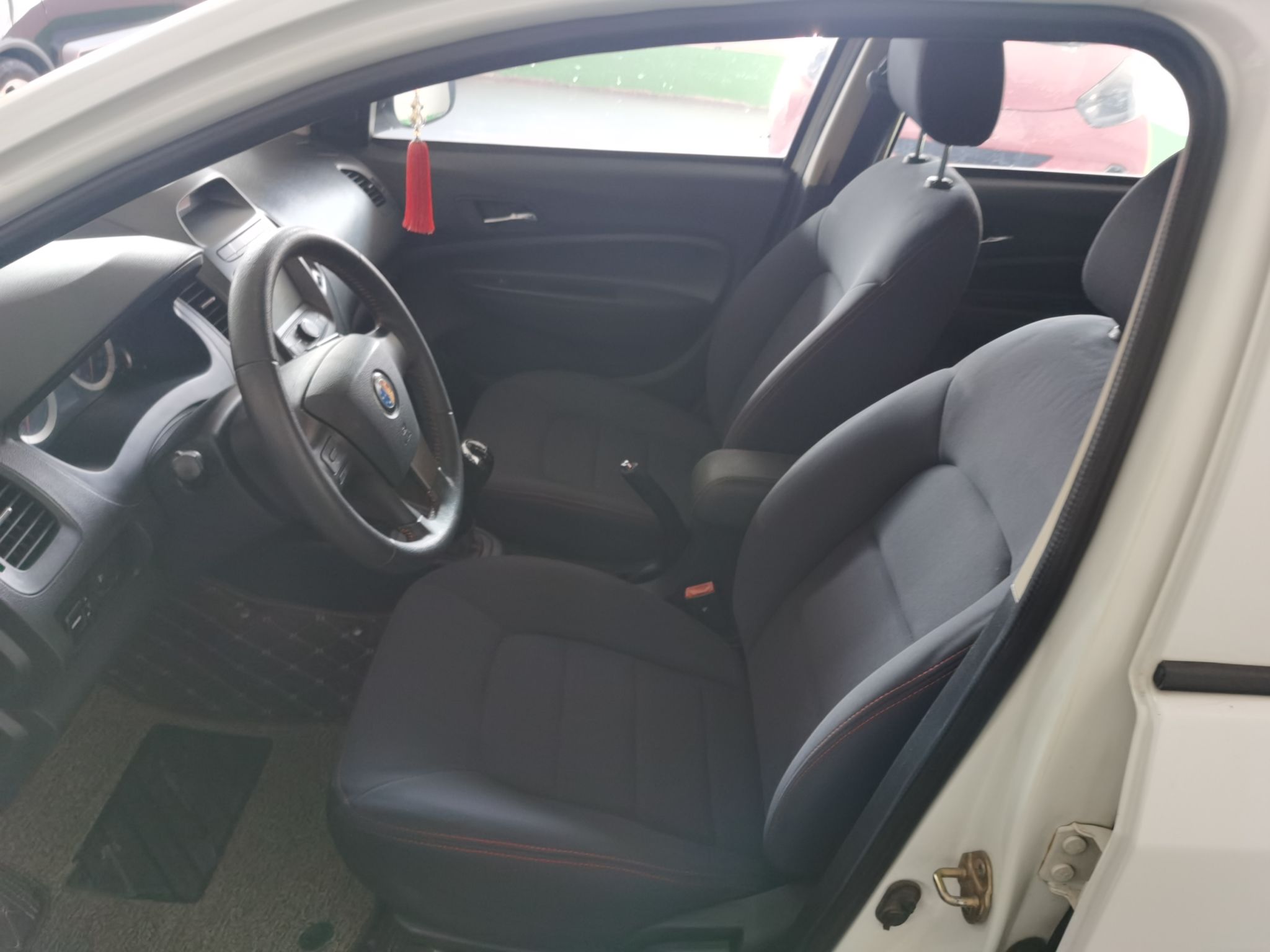 Used Geely Auto Diamond 2014 Sedan 1.5L Manual Luxury Model
