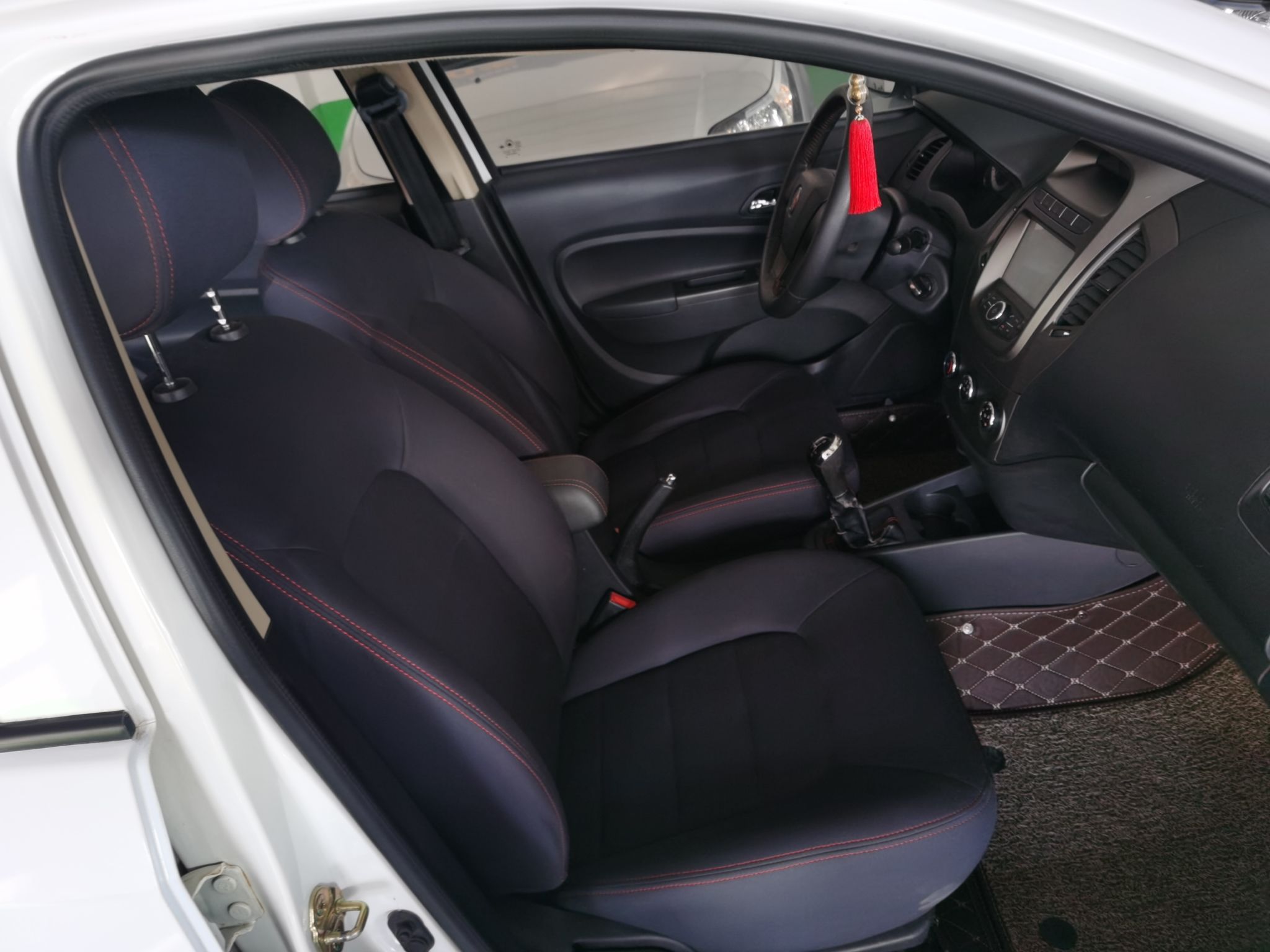 Used Geely Auto Diamond 2014 Sedan 1.5L Manual Luxury Model
