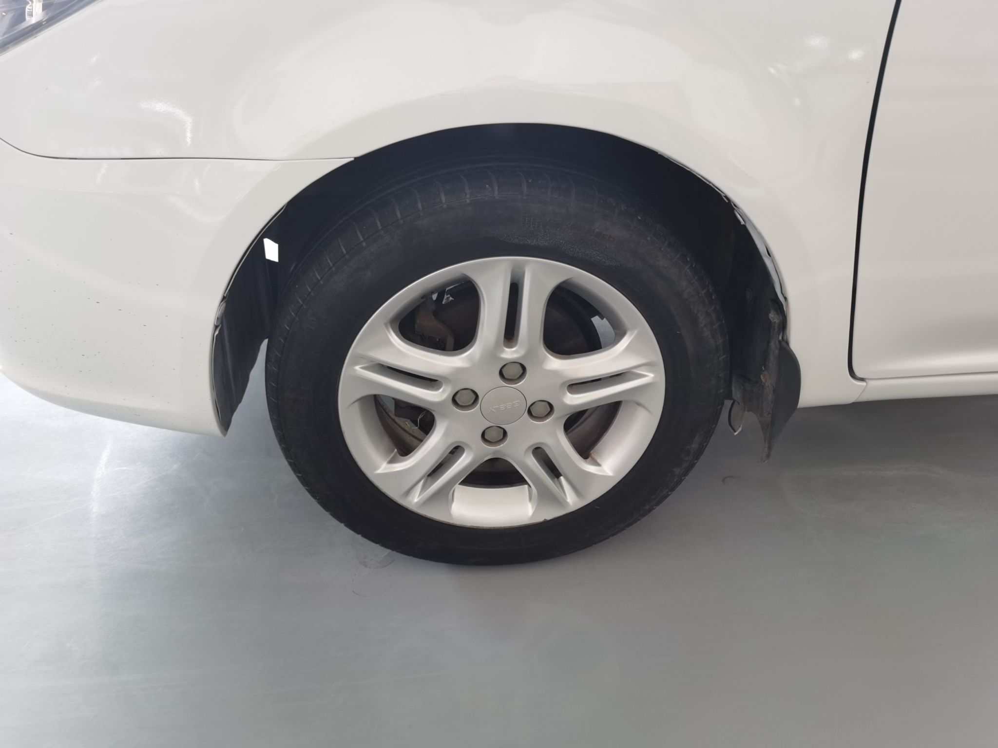 Used Geely Auto Diamond 2014 Sedan 1.5L Manual Luxury Model
