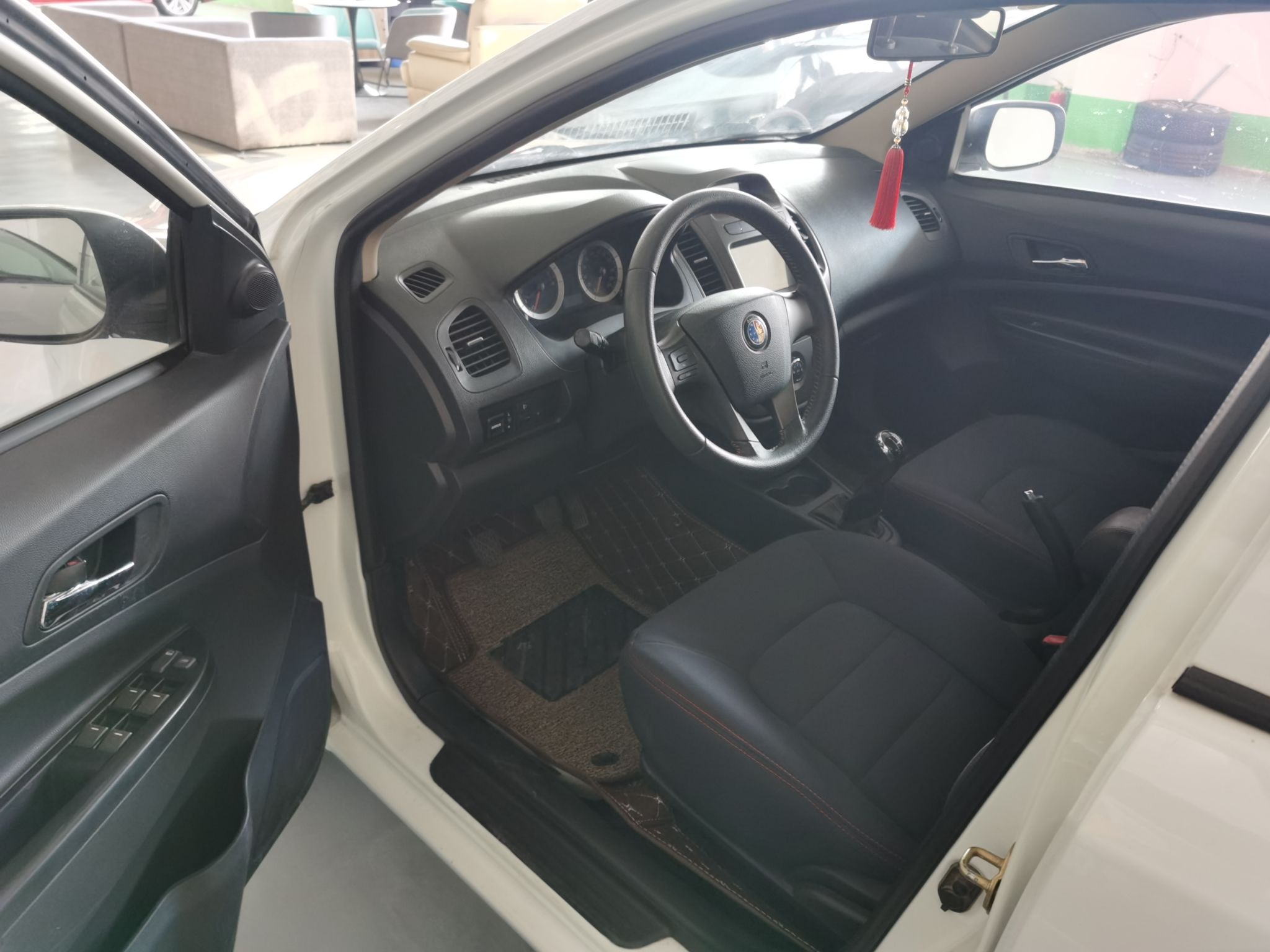 Used Geely Auto Diamond 2014 Sedan 1.5L Manual Luxury Model
