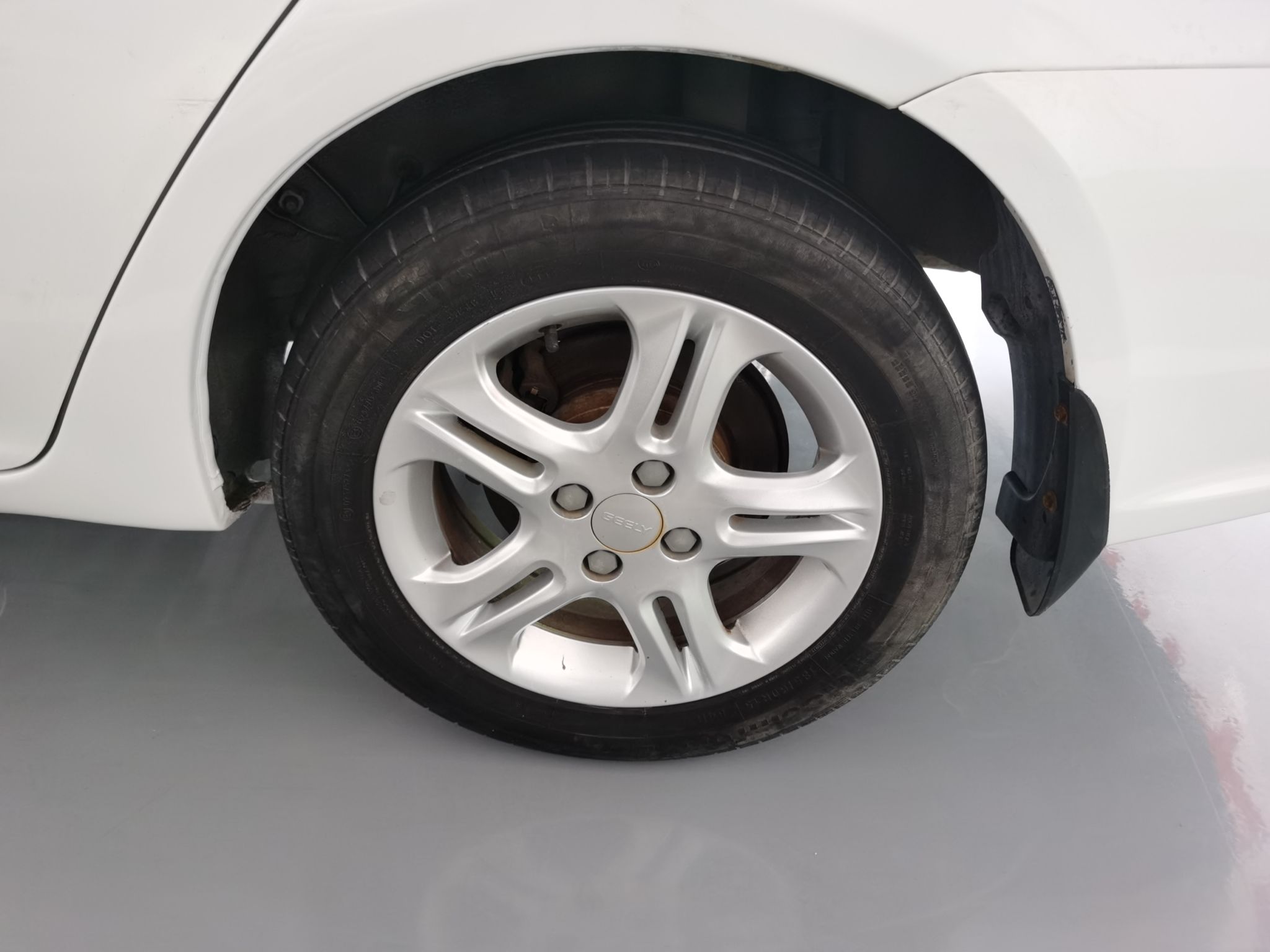 Used Geely Auto Diamond 2014 Sedan 1.5L Manual Luxury Model
