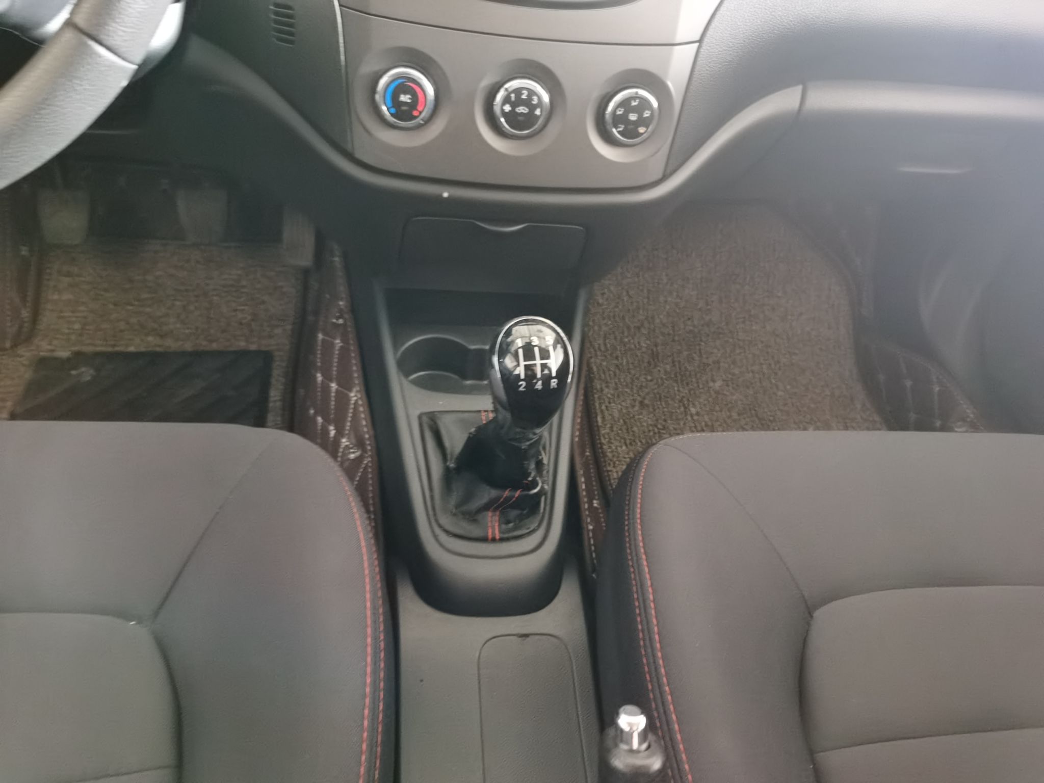 Used Geely Auto Diamond 2014 Sedan 1.5L Manual Luxury Model
