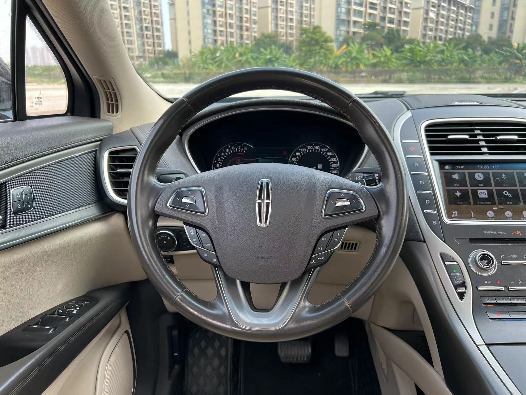 Used Lincoln MKX 2017 2.0T Two-Wheel Drive Deluxe Edition
