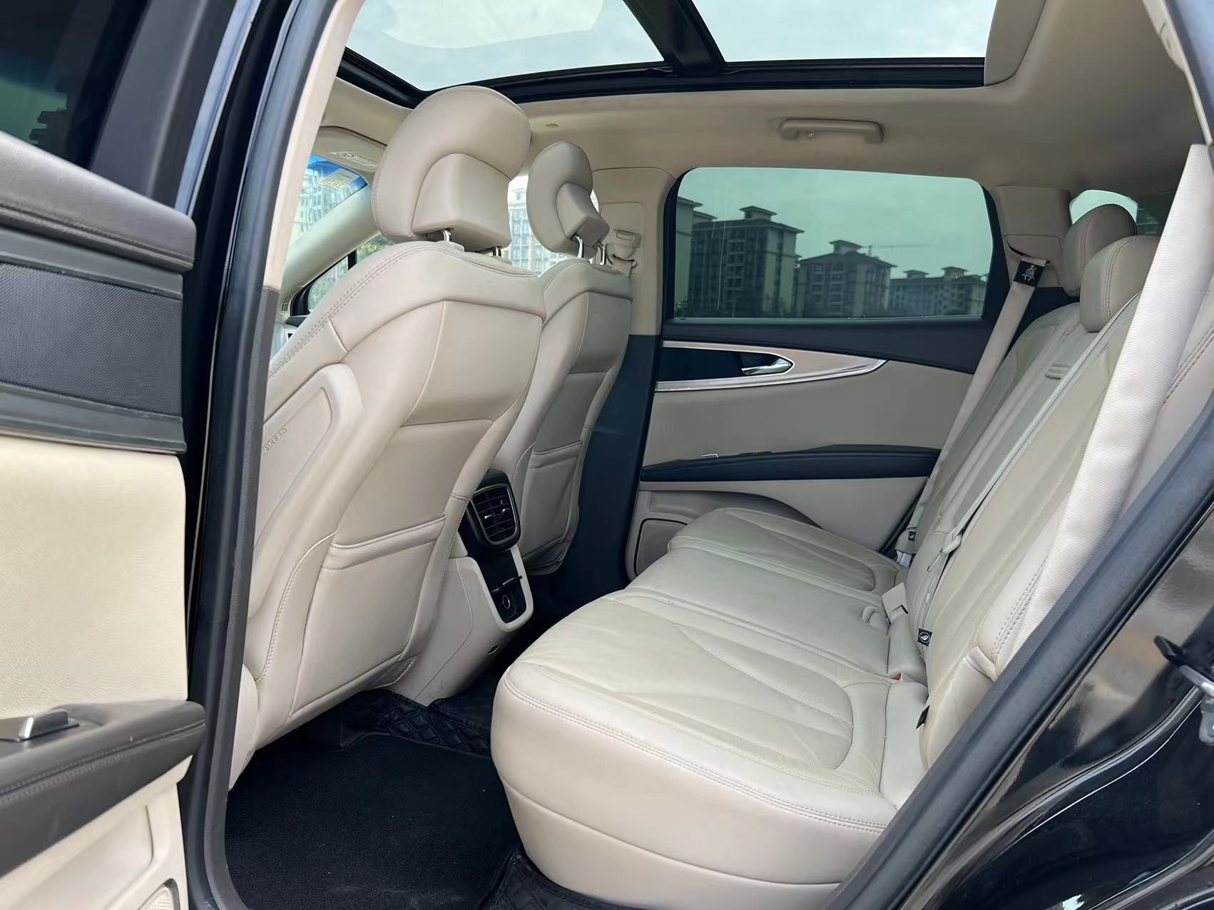 Used Lincoln MKX 2017 2.0T Two-Wheel Drive Deluxe Edition
