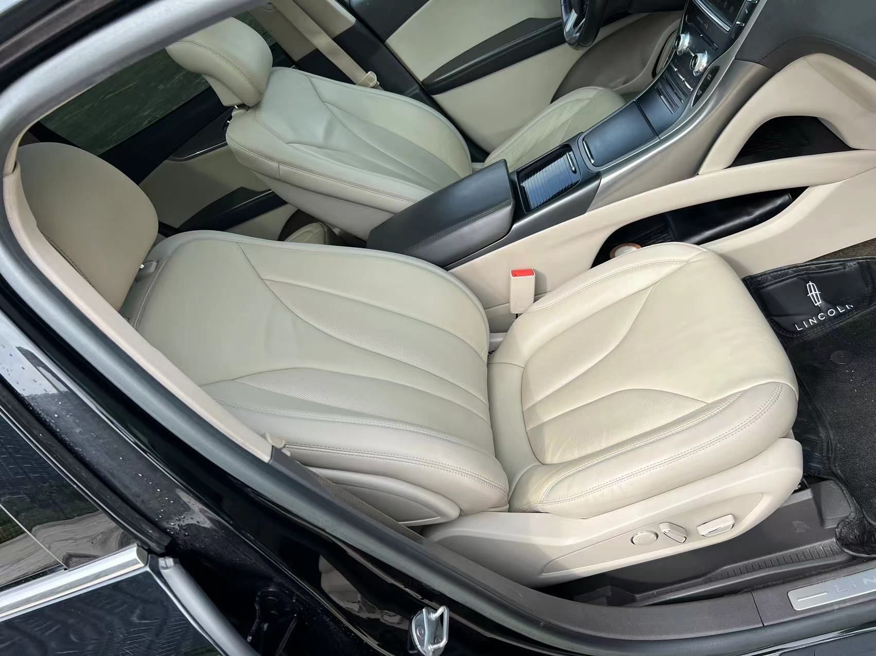 Used Lincoln MKX 2017 2.0T Two-Wheel Drive Deluxe Edition
