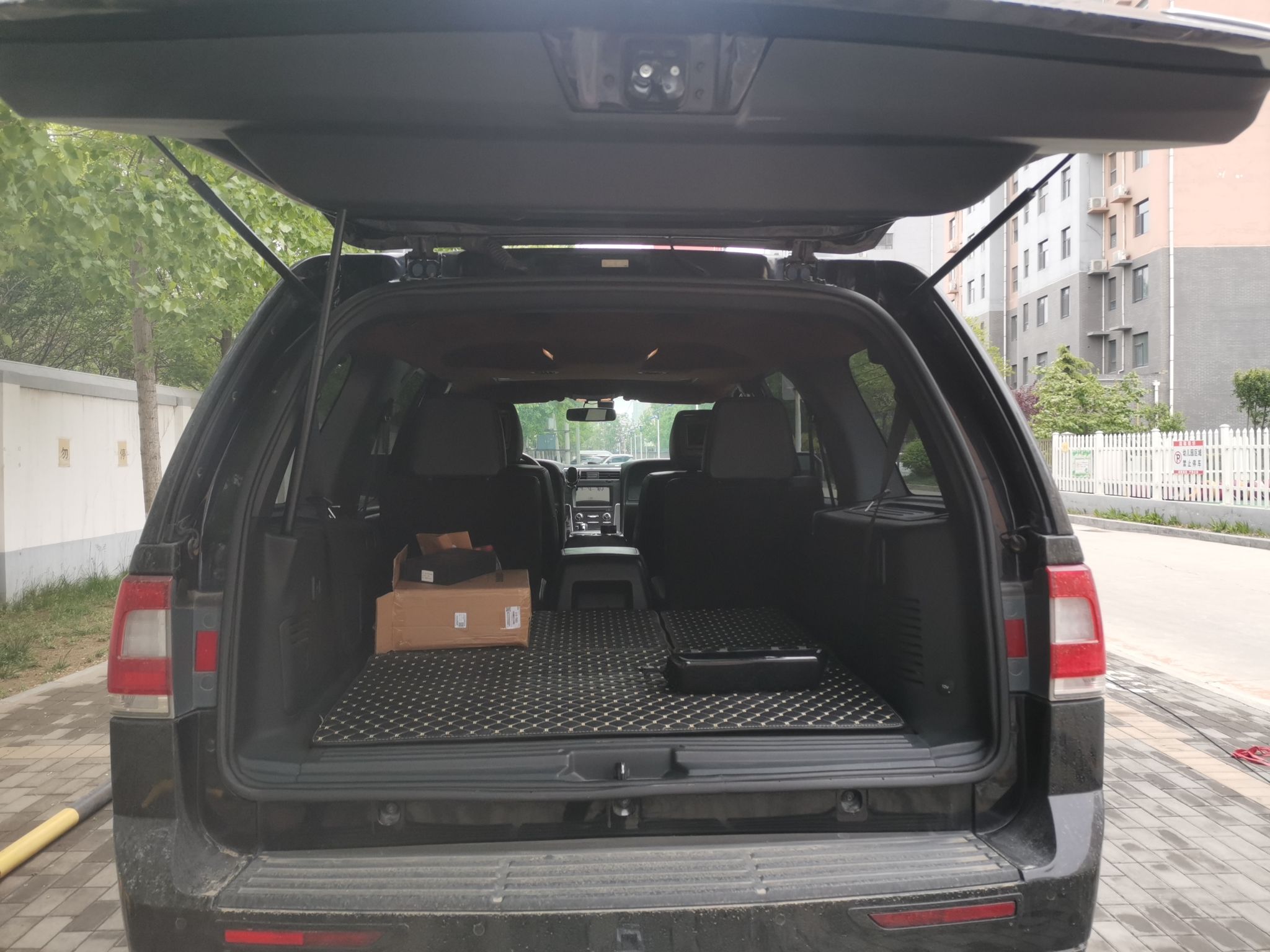 Used Lincoln Navigator 2016 3.5T AWD Trunk