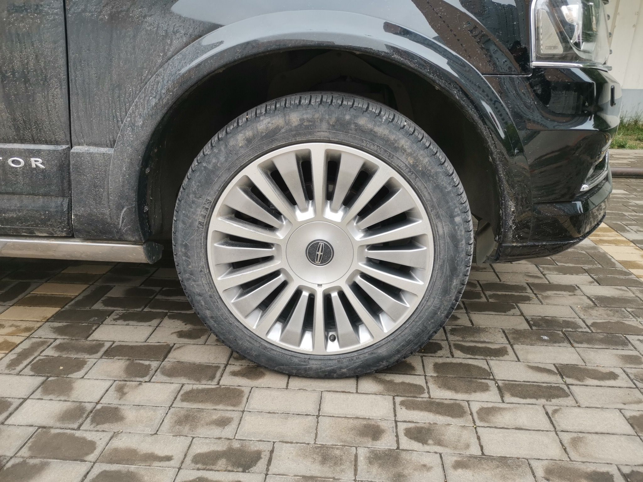 Used Lincoln Navigator 2016 3.5T AWD Right Front Wheel Hub