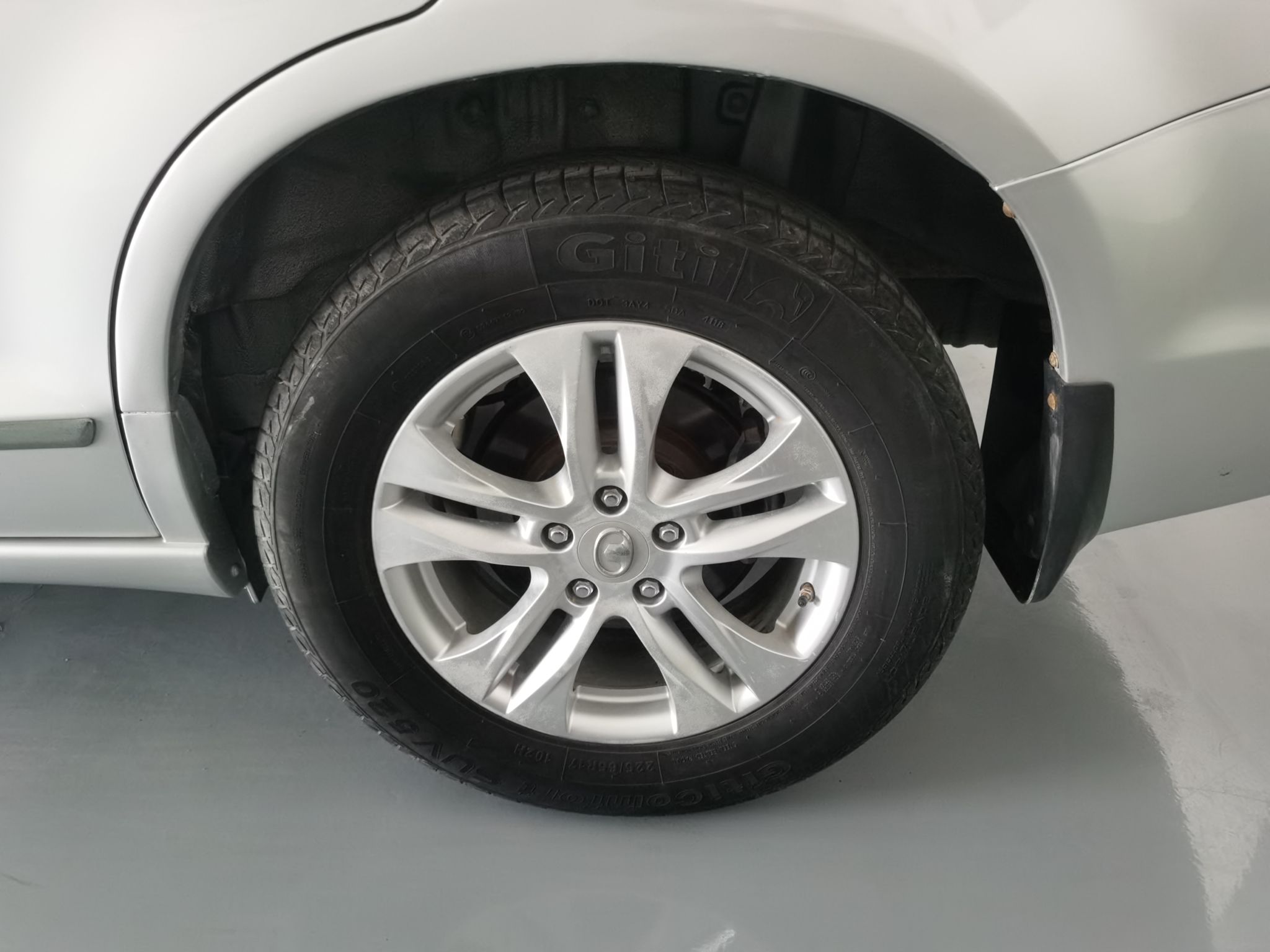 Used Haval H6 2011 2.0L Manual Two-Wheel Drive Elite Version