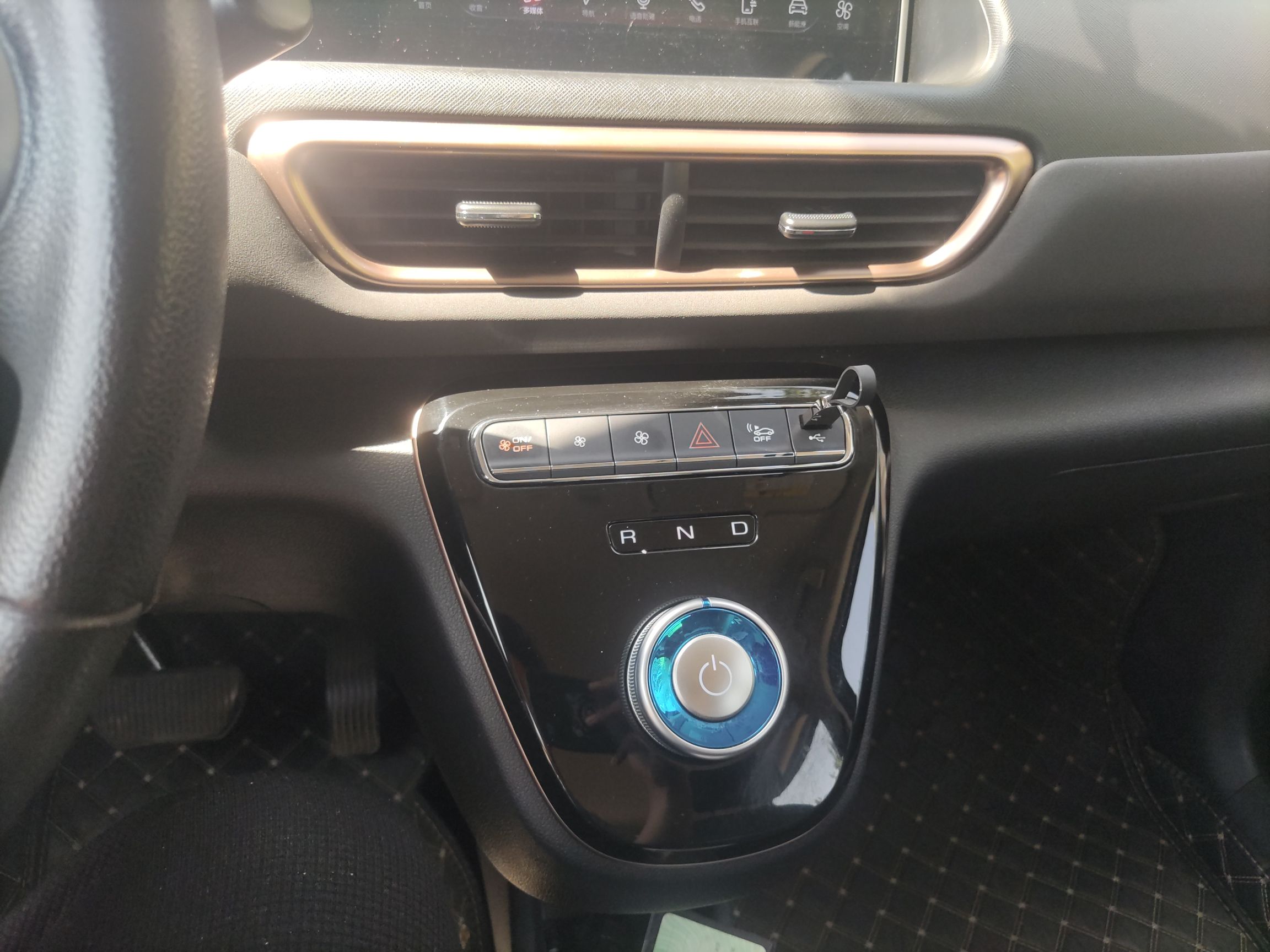 Used ORA White Cat 2022 Xiaoyue Mao Edition 360 km Luxury Model Lithium NMC
