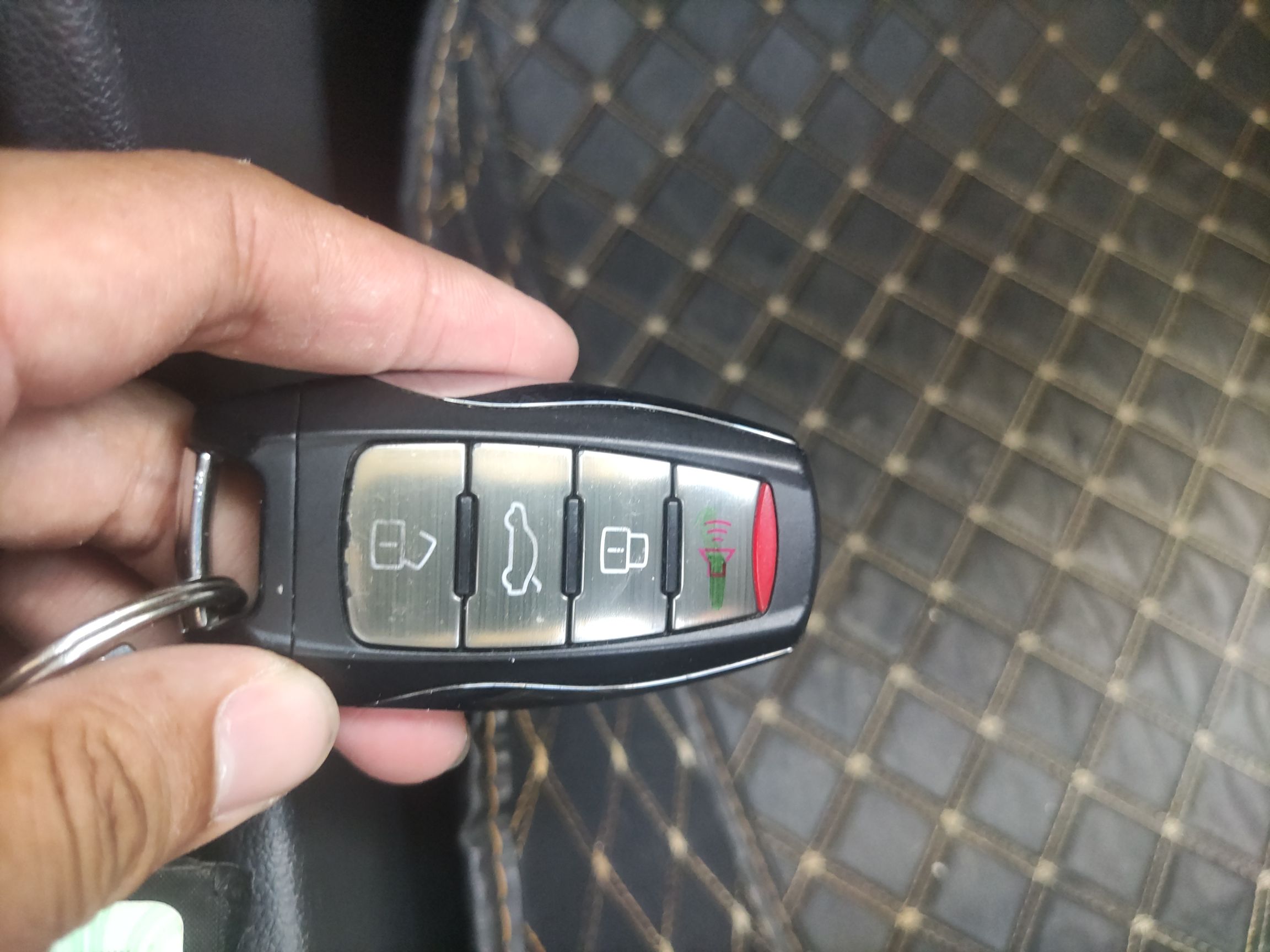 Used ORA White Cat 2022 Xiaoyue Mao Edition 360 km Luxury Model Lithium NMC
