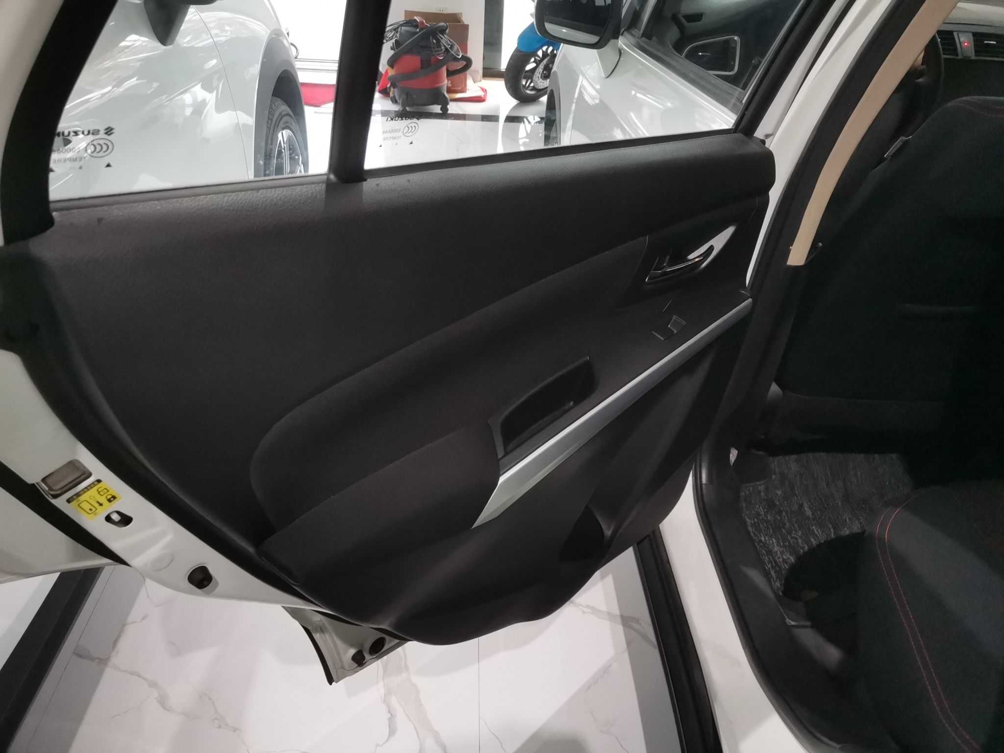 Used Suzuki S-Cross 2015 1.6L CVT Two-Wheel Drive Entry-Level Trim