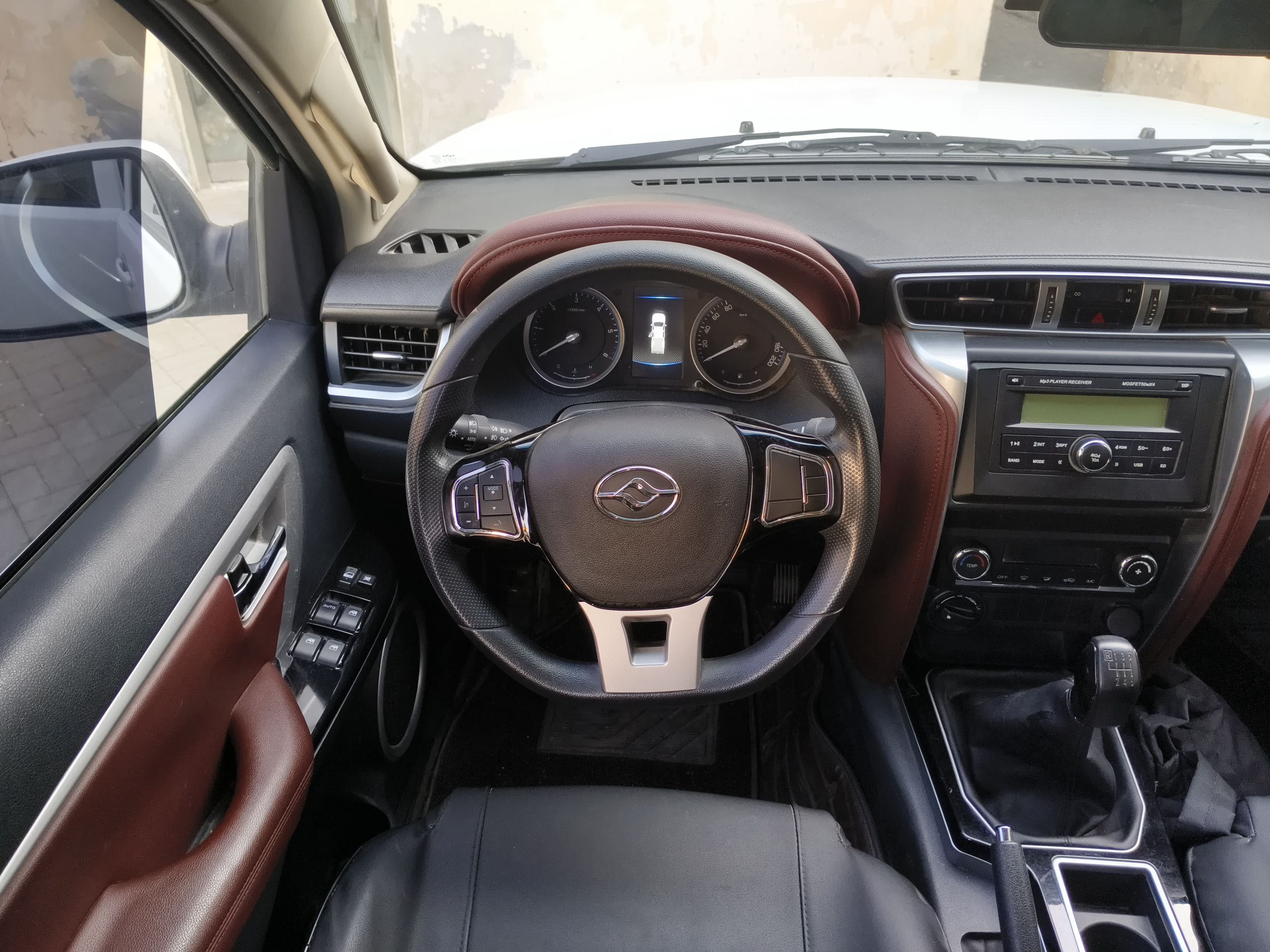 Used Huanghai Da Niu 2022 2.8T Pioneer Edition Manual Diesel 4x4 Value-Added Flatbed Cargo Box JE493ZLQ6H