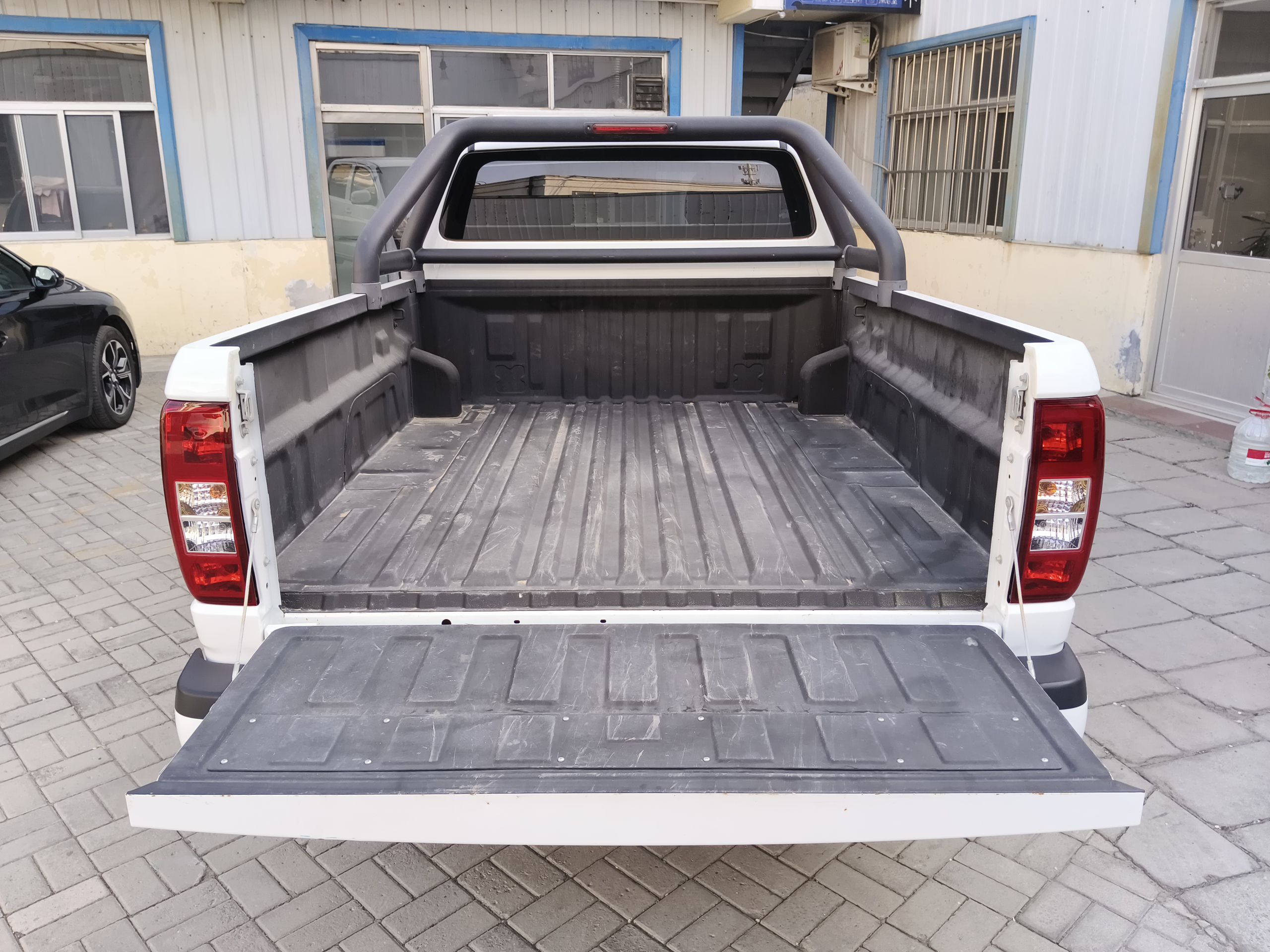 Used Huanghai Da Niu 2022 2.8T Pioneer Edition Manual Diesel 4x4 Value-Added Flatbed Cargo Box JE493ZLQ6H