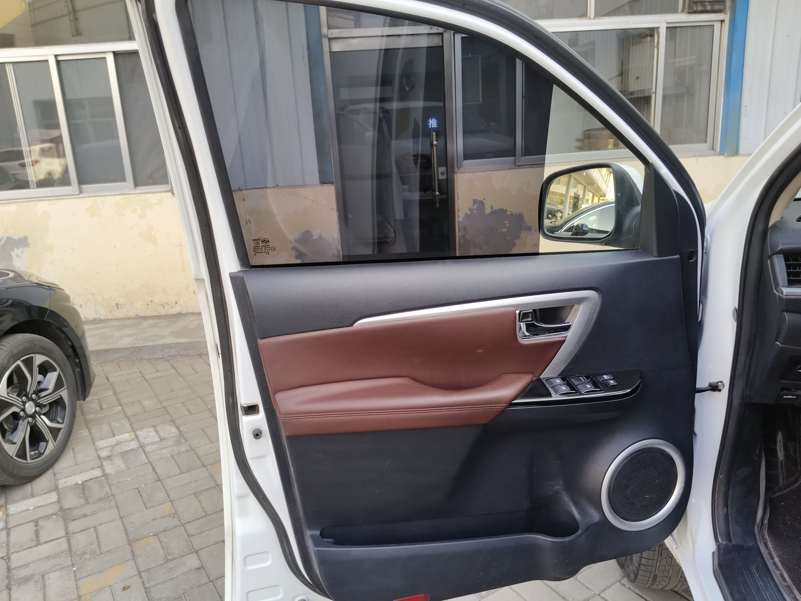 Used Huanghai Da Niu 2022 2.8T Pioneer Edition Manual Diesel 4x4 Value-Added Flatbed Cargo Box JE493ZLQ6H