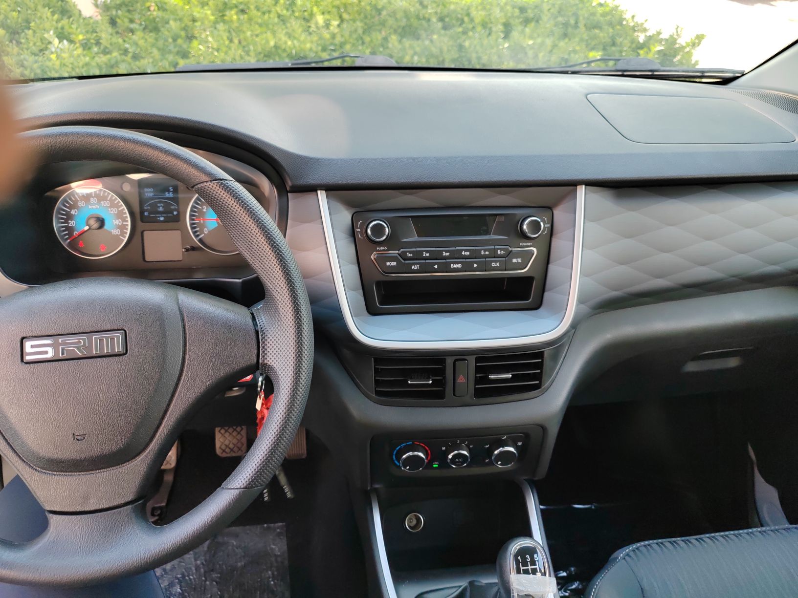 Used Jinbei Gold Hiace M Classic 2024 1.5L Engineering Lion Passenger Vehicle 6 Seats
