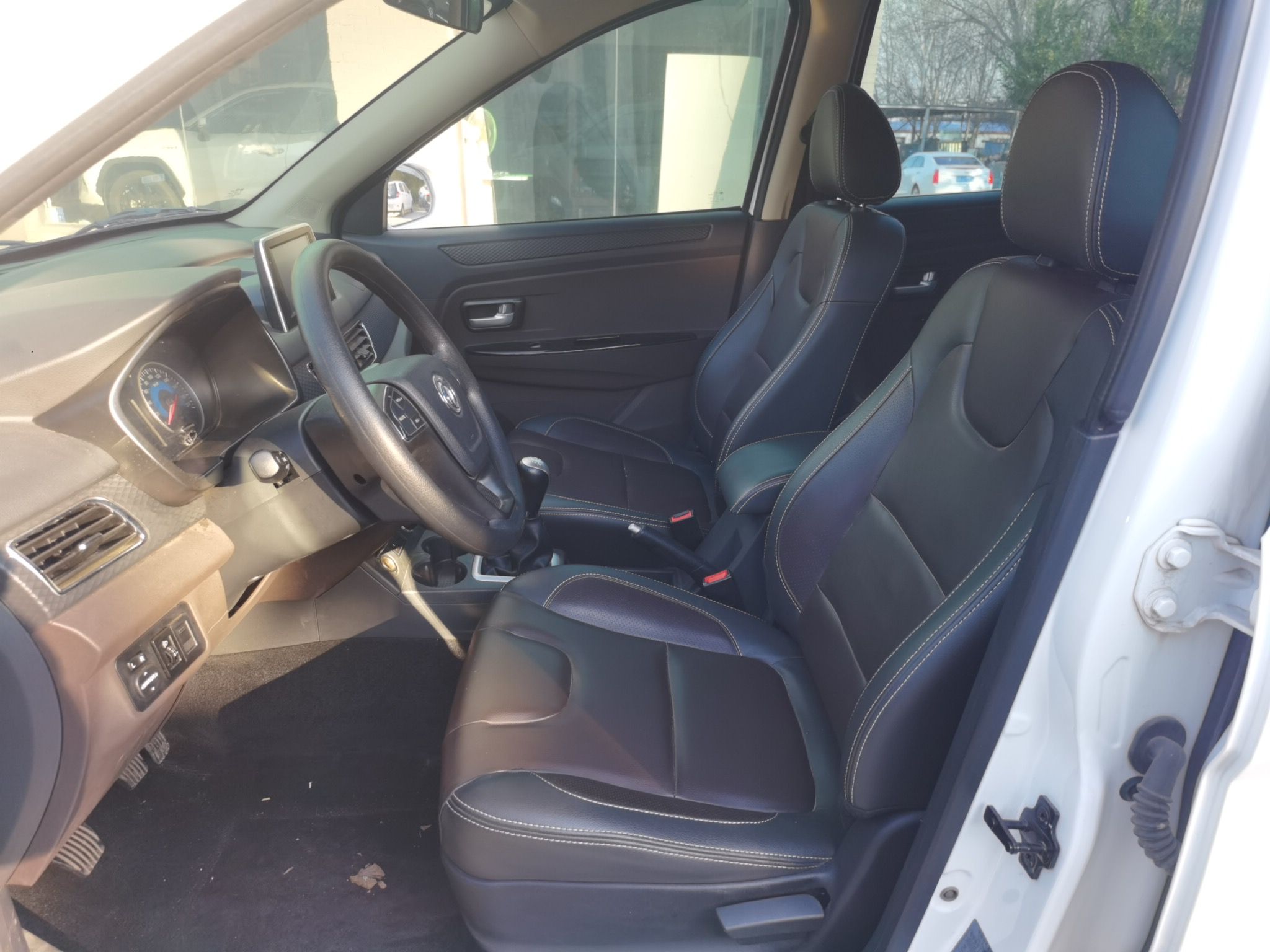 Used Dongfeng Fengon 330 2019 1.5L 330S Manual Comfort Version China VI Standard