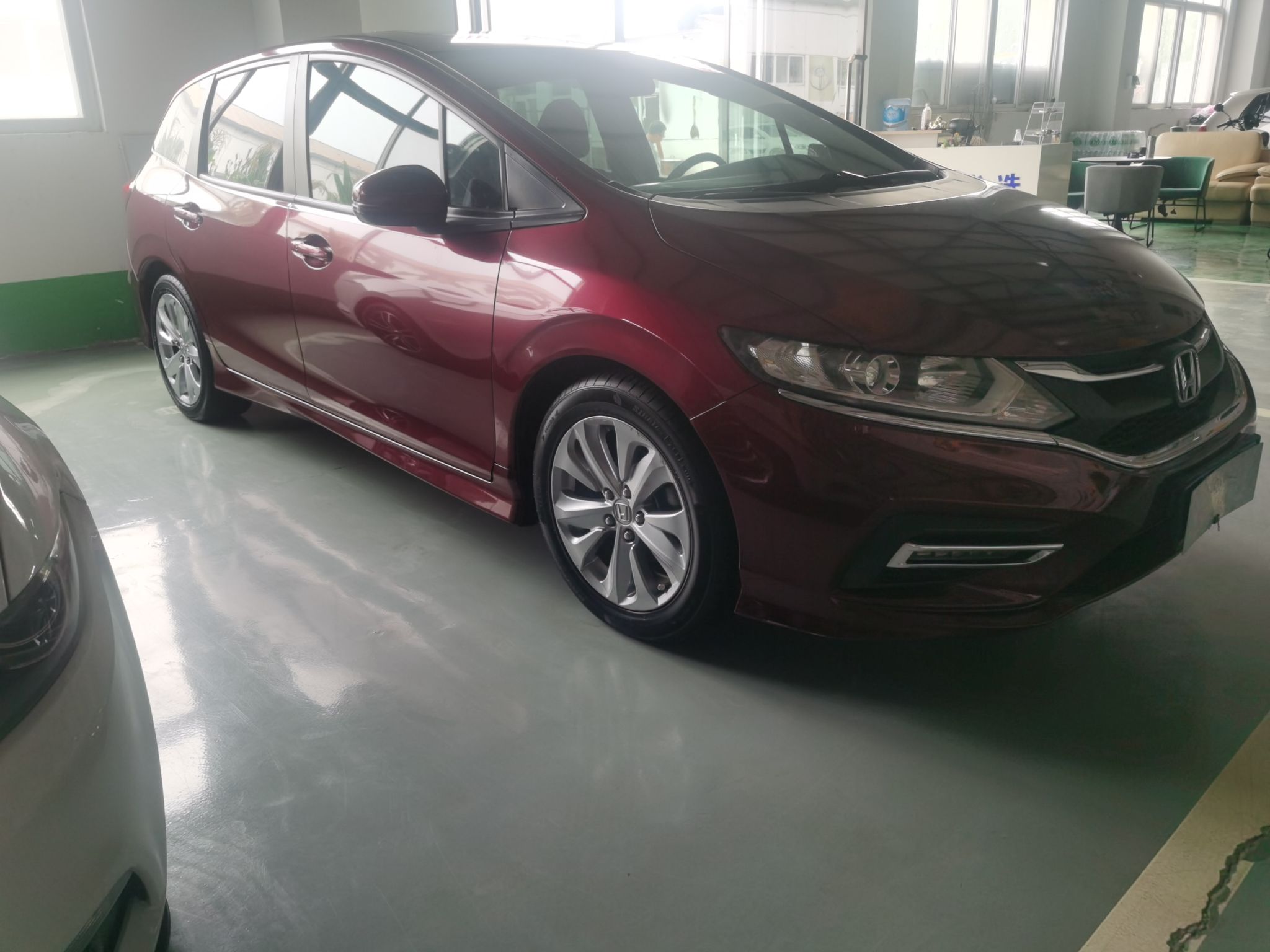 Used Honda Jade 2017 1.8L automatic Comfort version 5 seats Exterior 2