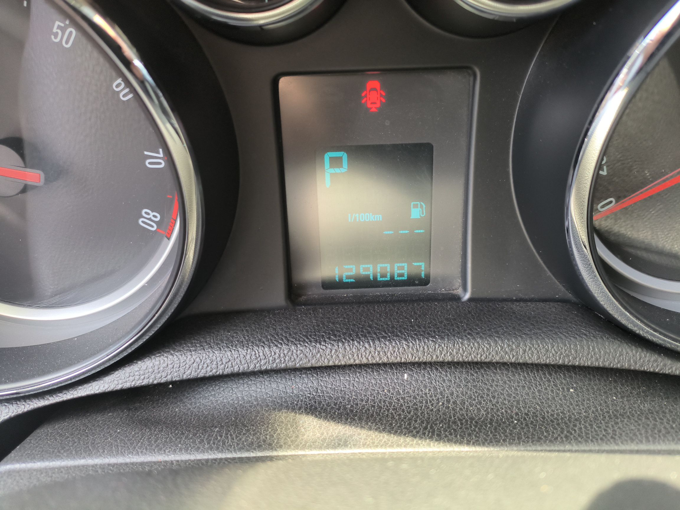 Used Buick Encore 2013 1.4T Automatic Two-Wheel Drive Elite Model Odometer Close Up