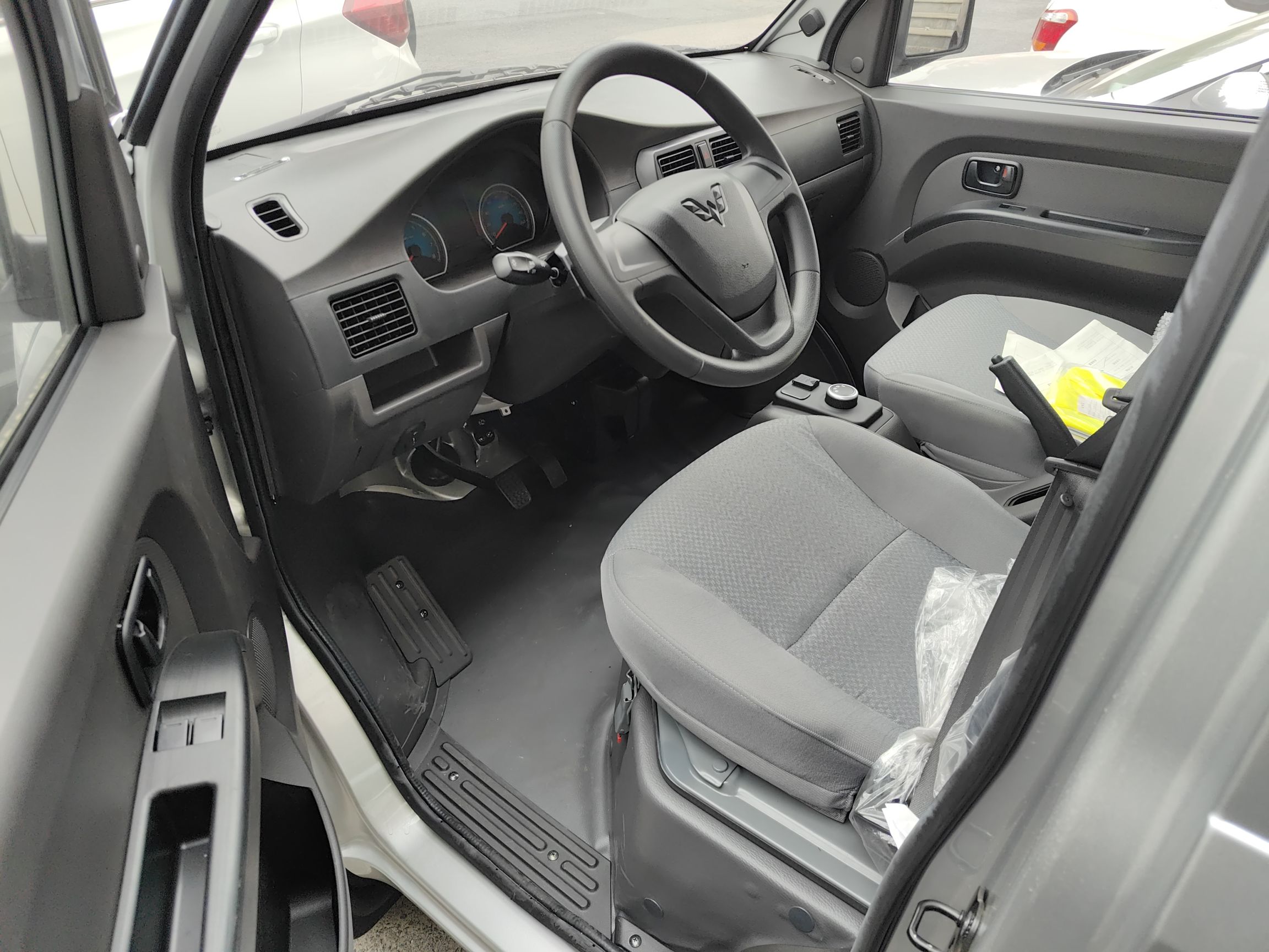 Used Wuling Electric Truck 2021 Ningde 41.86kWh Huichuan 2nd-Generation Electric Control for Cargo Truck
