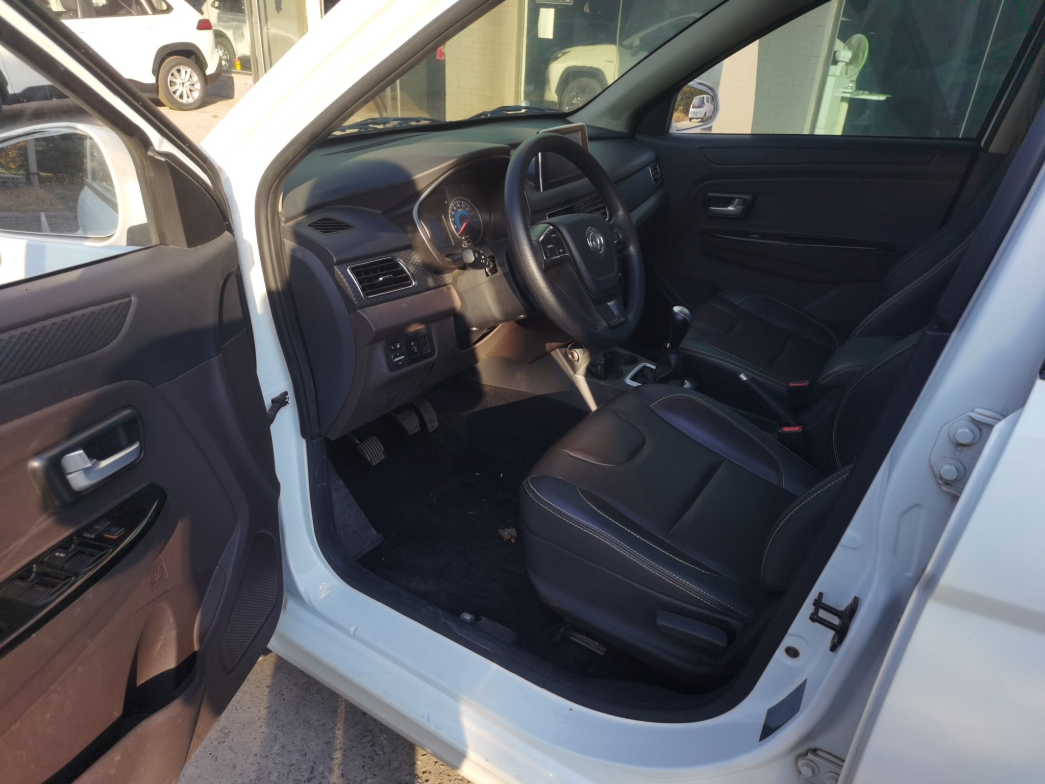 Used Dongfeng Fengon 330 2019 1.5L 330S Manual Comfort Version China VI Standard